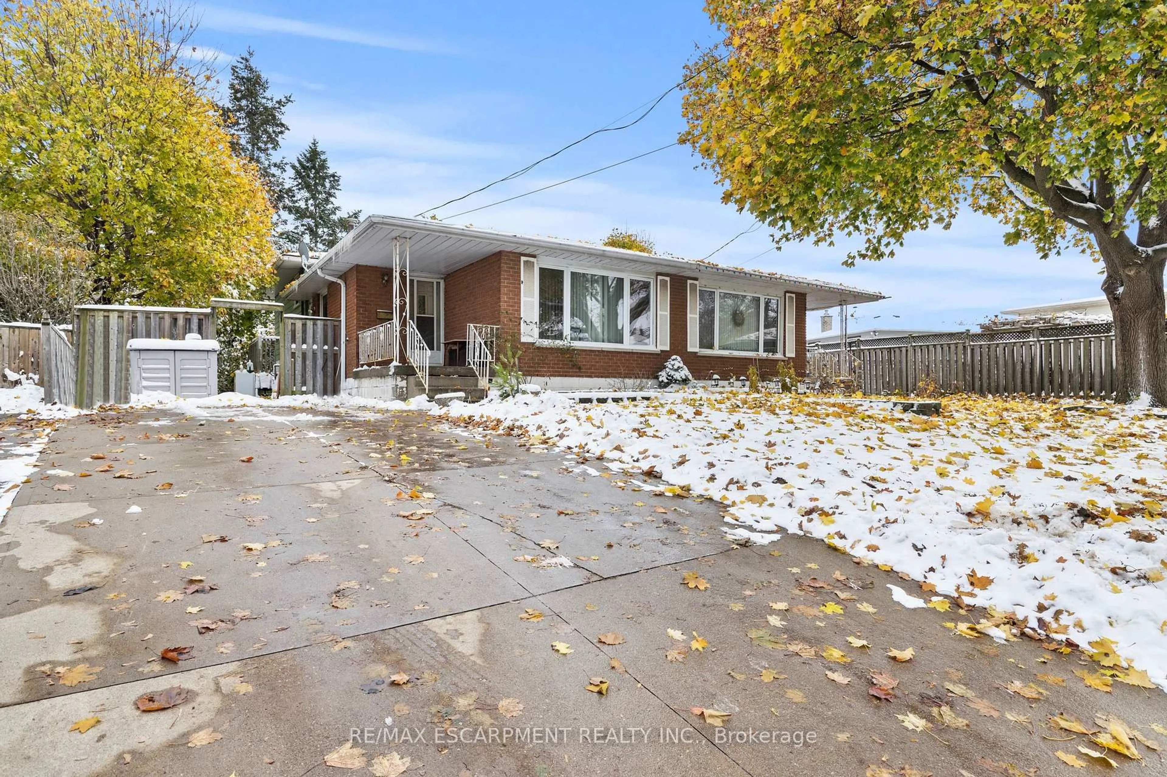 Unknown for 11 Torlake St, Hamilton Ontario L8W 1L4