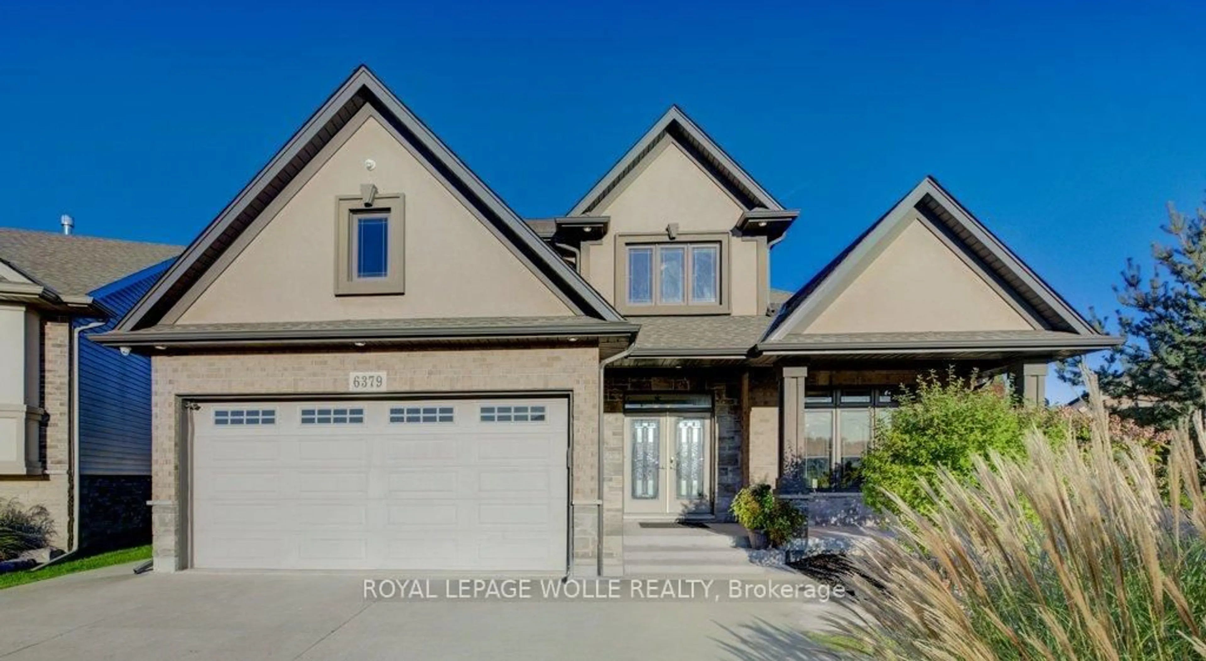 Home with vinyl exterior material, street for 6379 Christopher Cres, Niagara Falls Ontario L2H 0B3