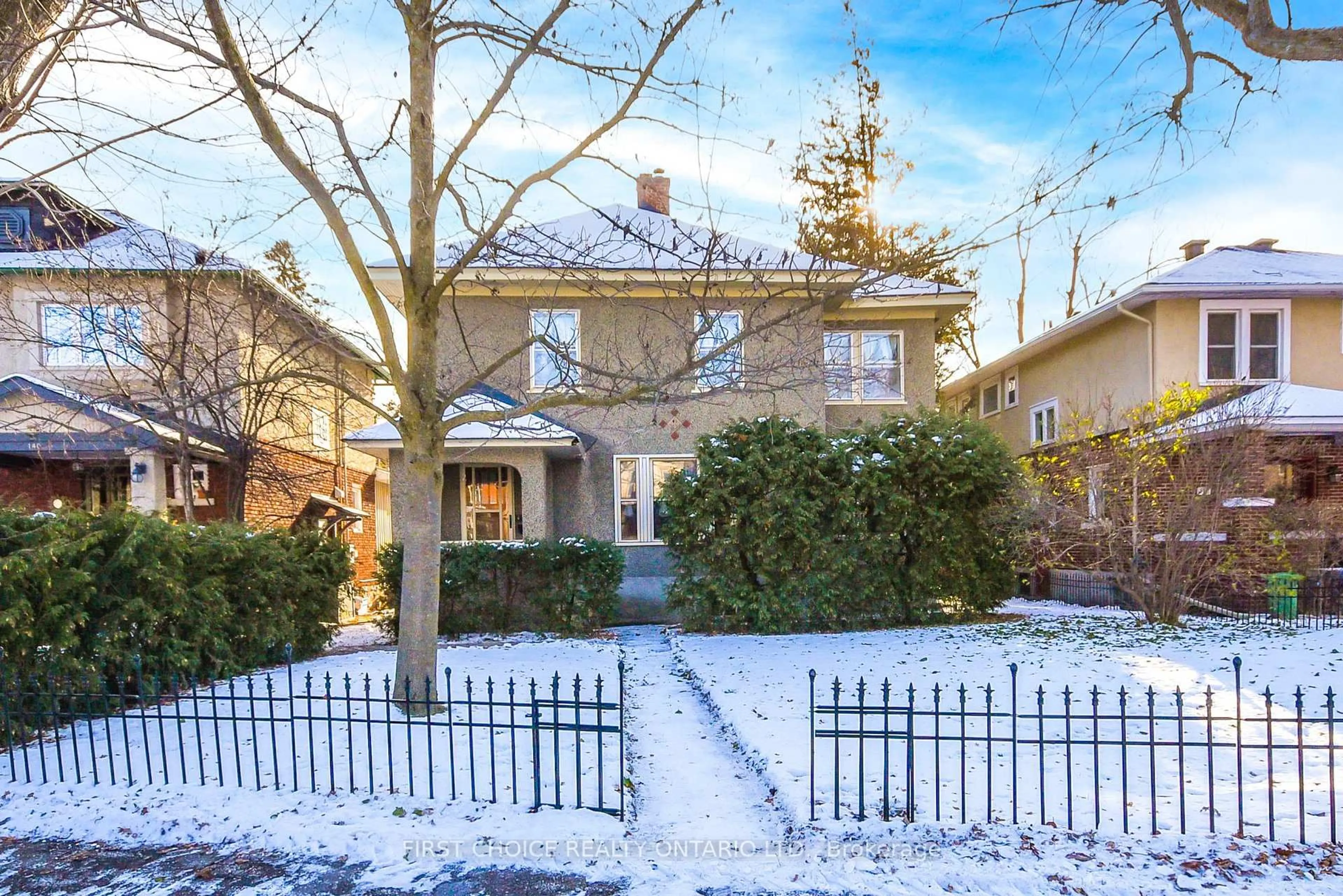 Home with brick exterior material, street for 142 Broadway Ave, Ottawa Ontario K1S 2V8