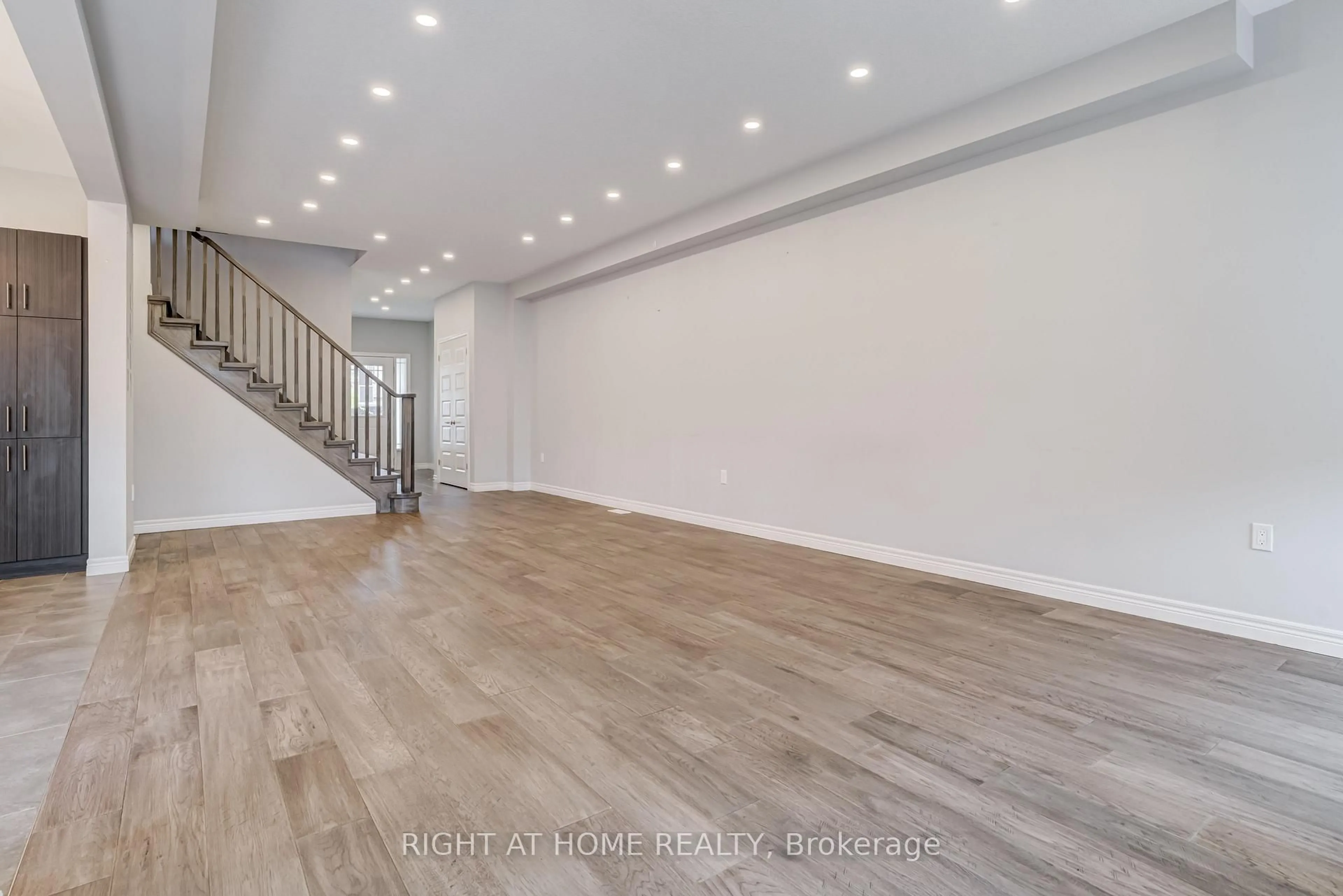 A pic of a room for 71 Cittadella Blvd, Hamilton Ontario L0R 1P0