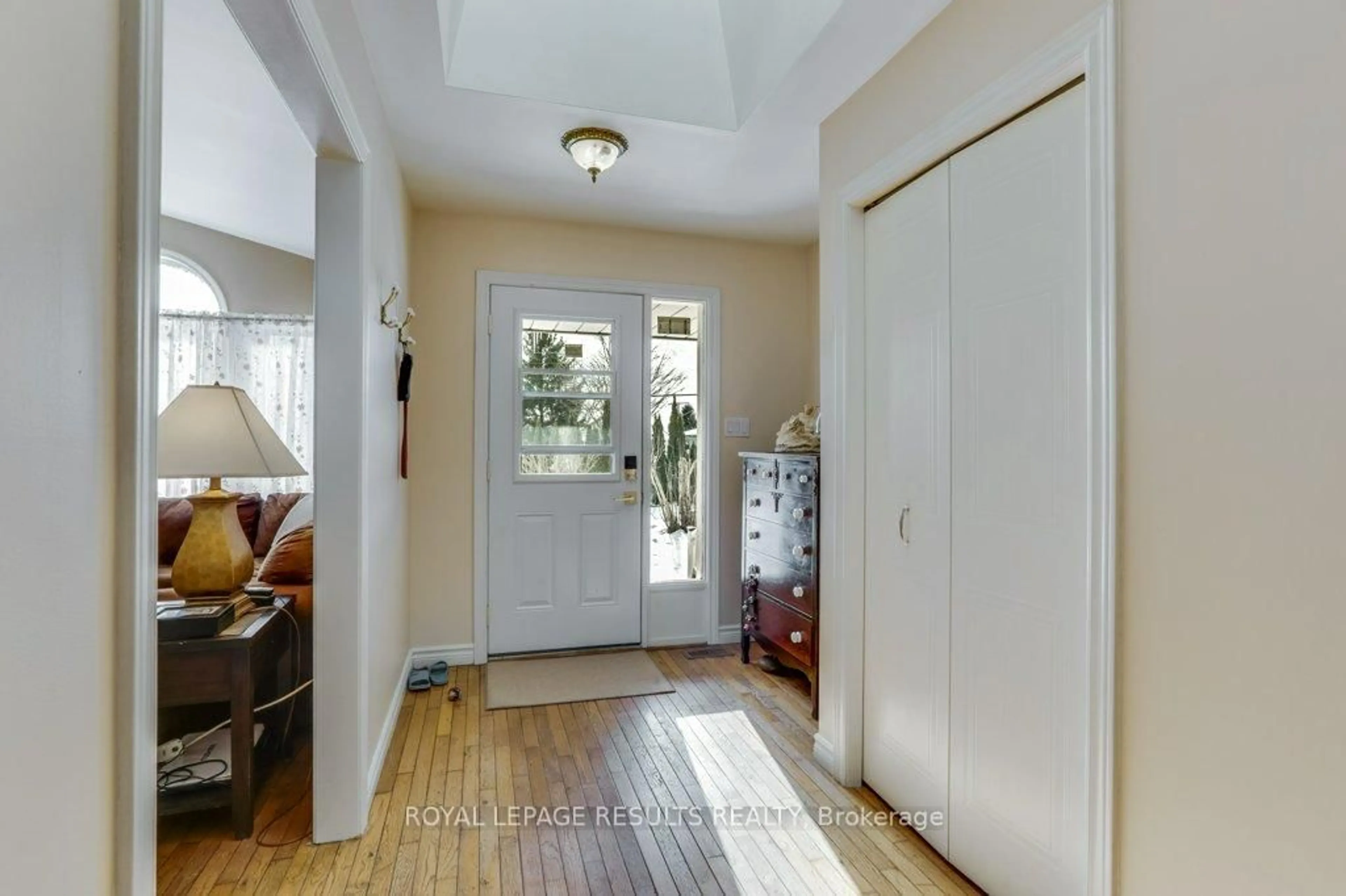 Indoor entryway for 54132 Best Line, Bayham Ontario N5H 2R3