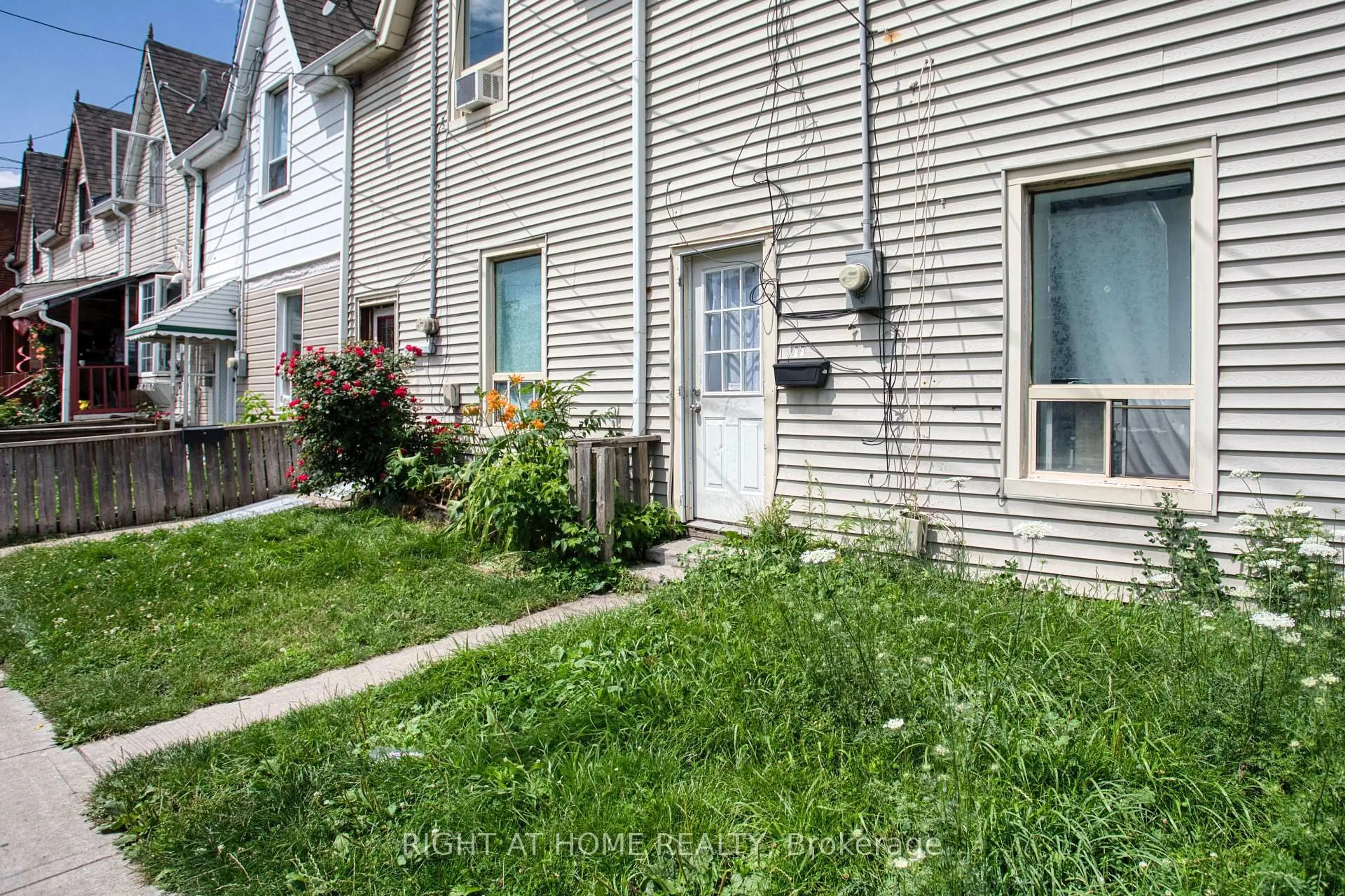 Patio, street for 167-177 Wilson St, Hamilton Ontario L8R 1E3