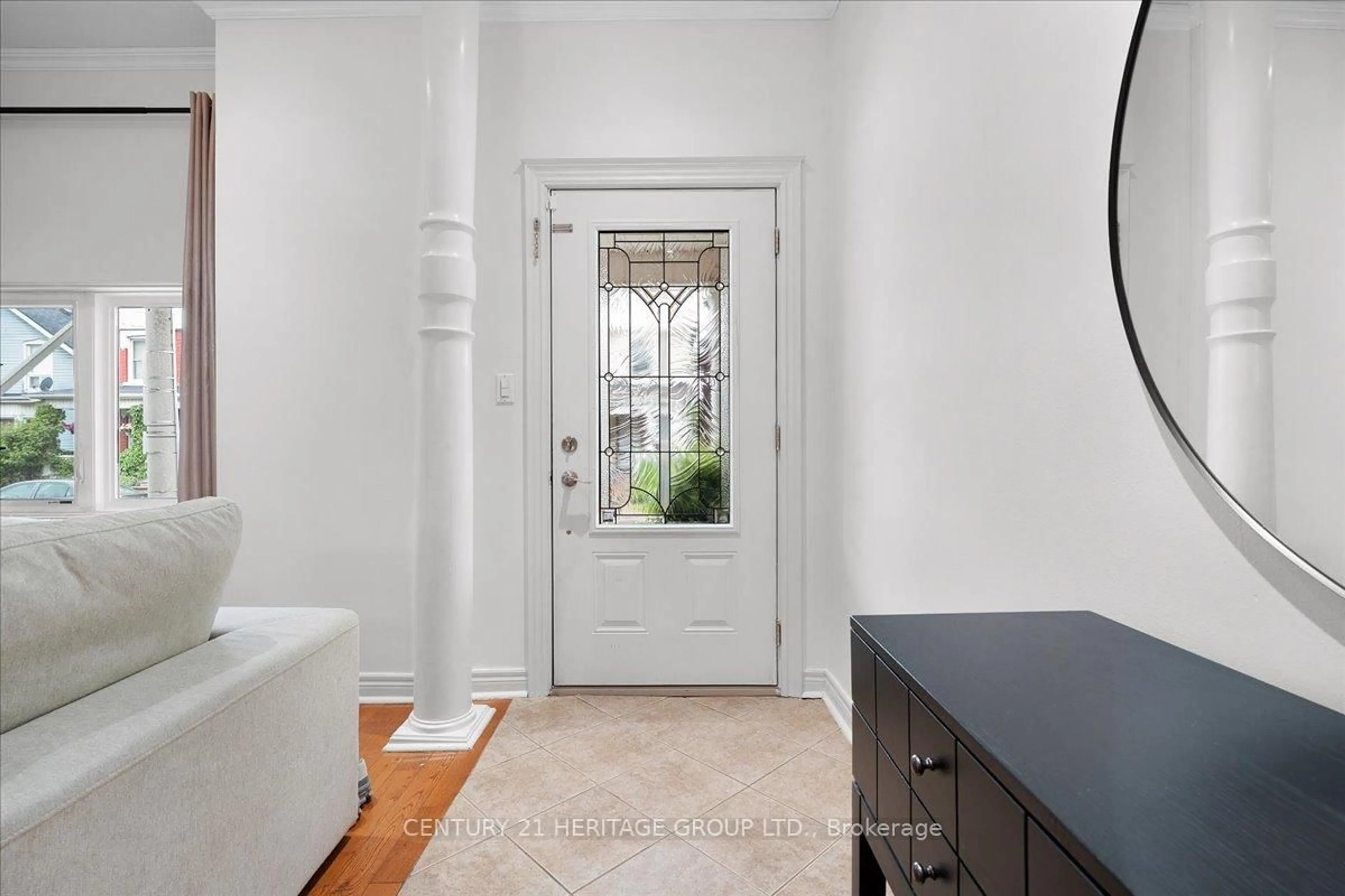 Indoor entryway for 336 Emerald St, Hamilton Ontario L8L 5L3