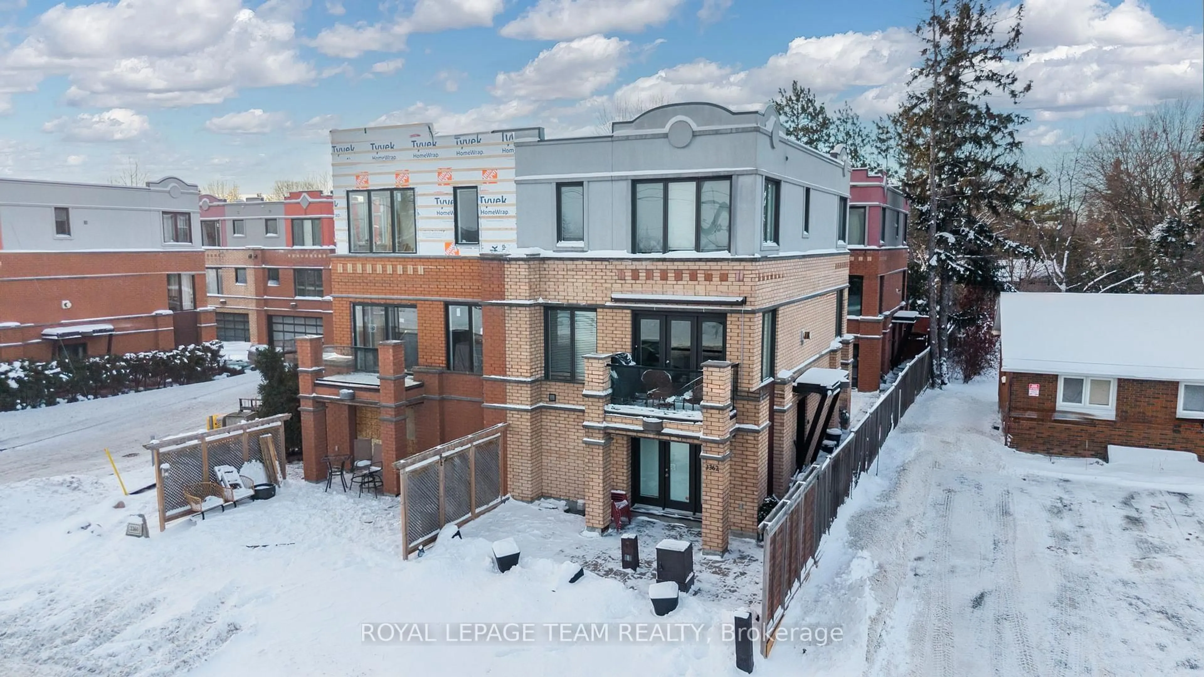 A pic from outside/outdoor area/front of a property/back of a property/a pic from drone, unknown for 3362 Carling Ave, Ottawa Ontario K2H 0A7