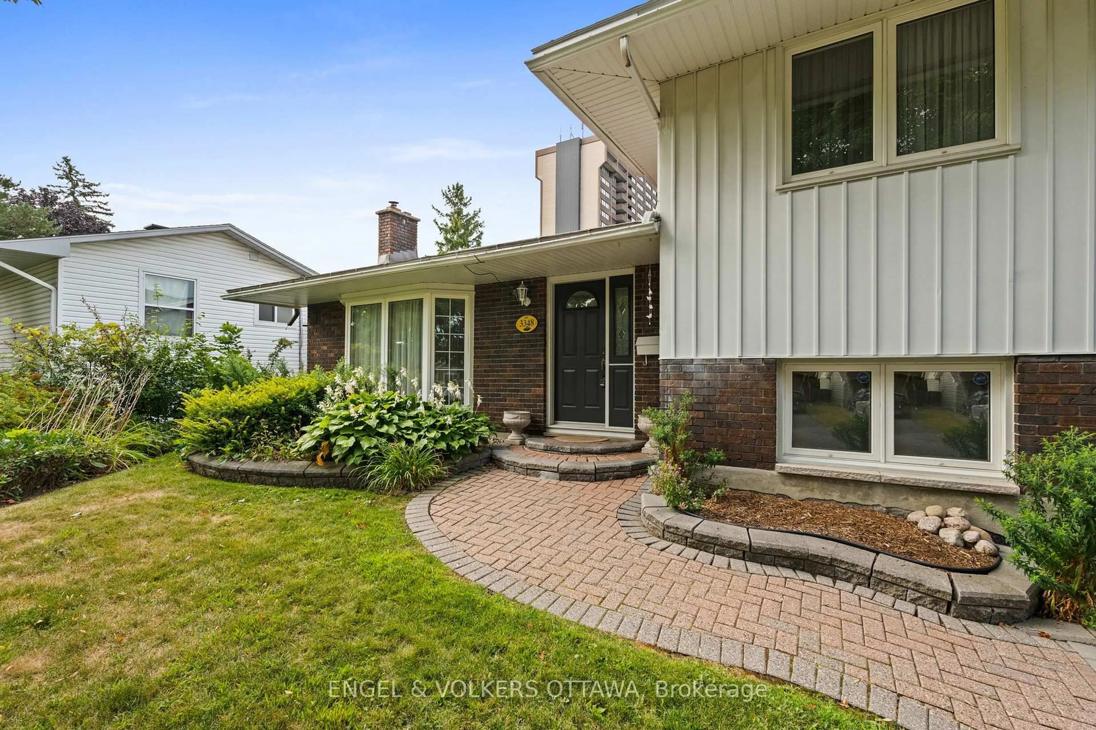Home with brick exterior material, street for 3348 Kodiak St, Ottawa Ontario K1V 7S8