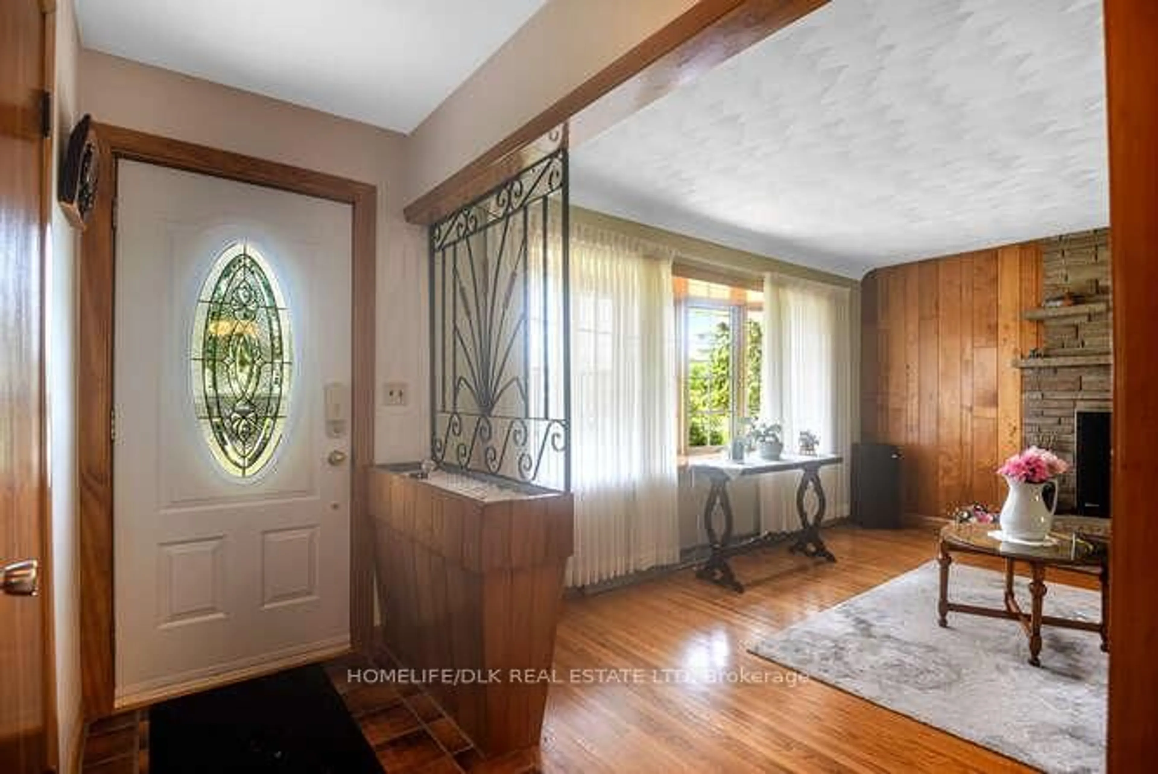 Indoor entryway for 1190 County Rd 2 Rd, Elizabethtown-Kitley Ontario K6V 5T3