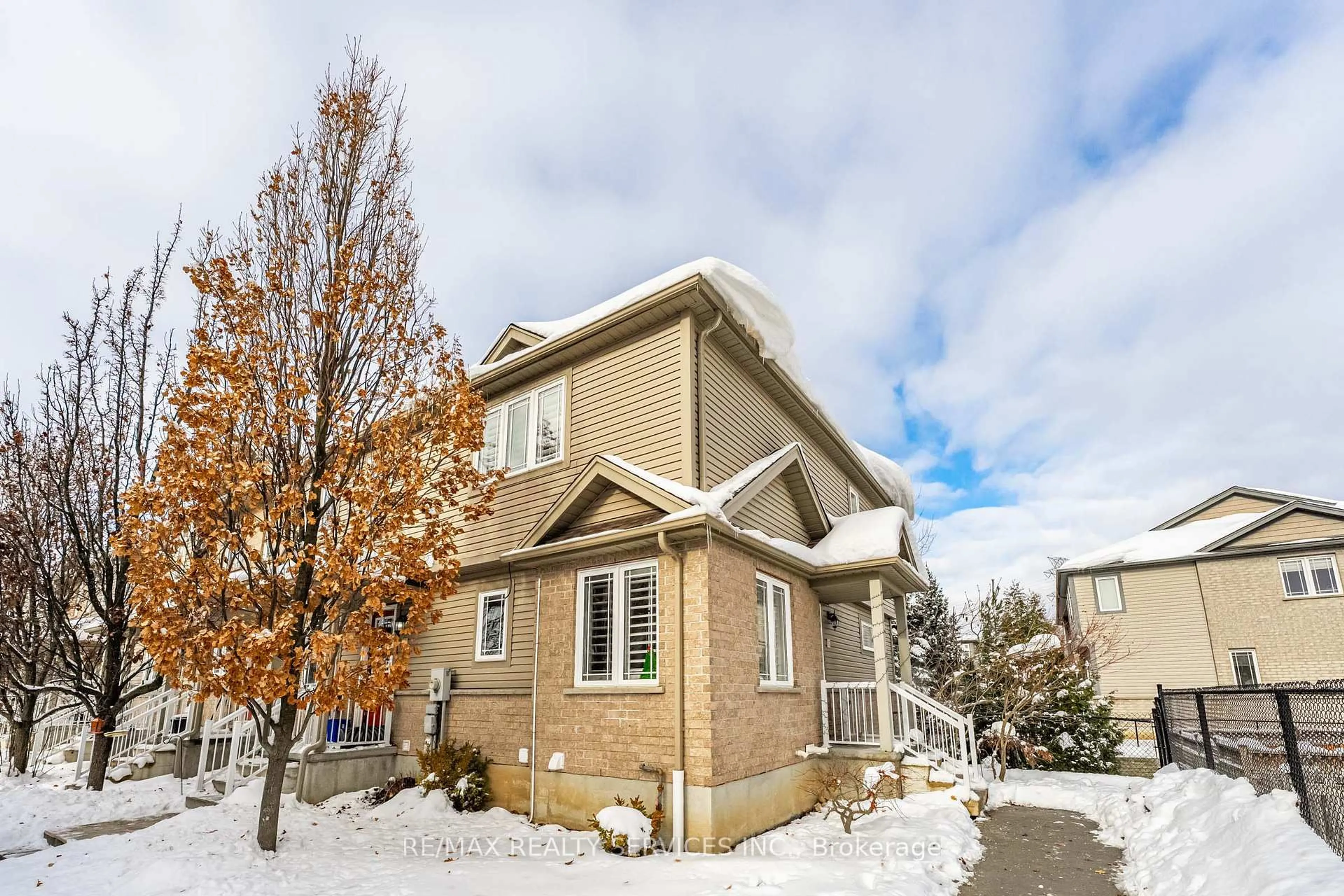 Unknown for 10 Foxglove Cres #32, Kitchener Ontario N2E 0E1