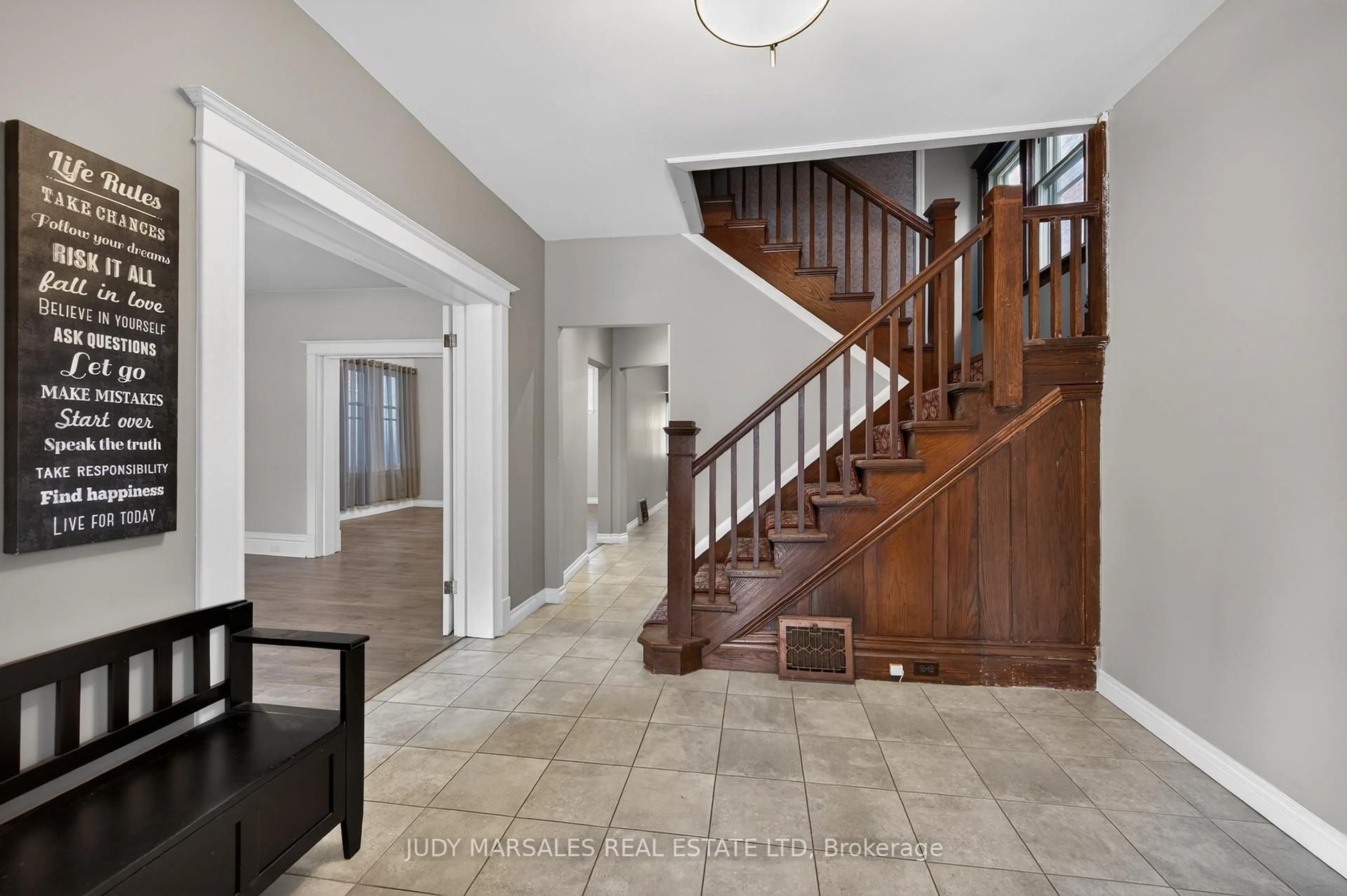 Unknown for 90 Blake St, Hamilton Ontario L8M 2S6