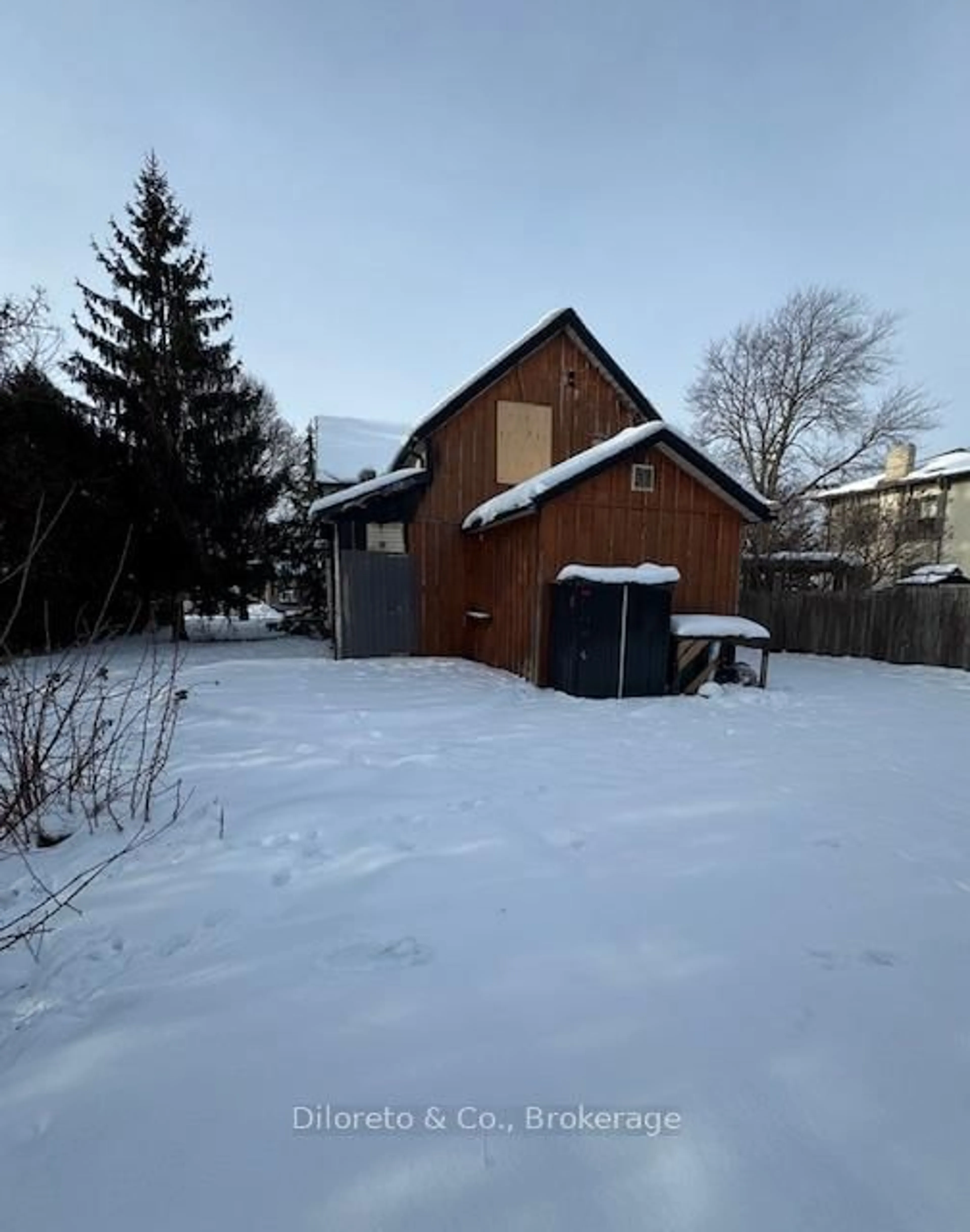 Shed for 91 Roseview Ave, Cambridge Ontario N1R 4B1