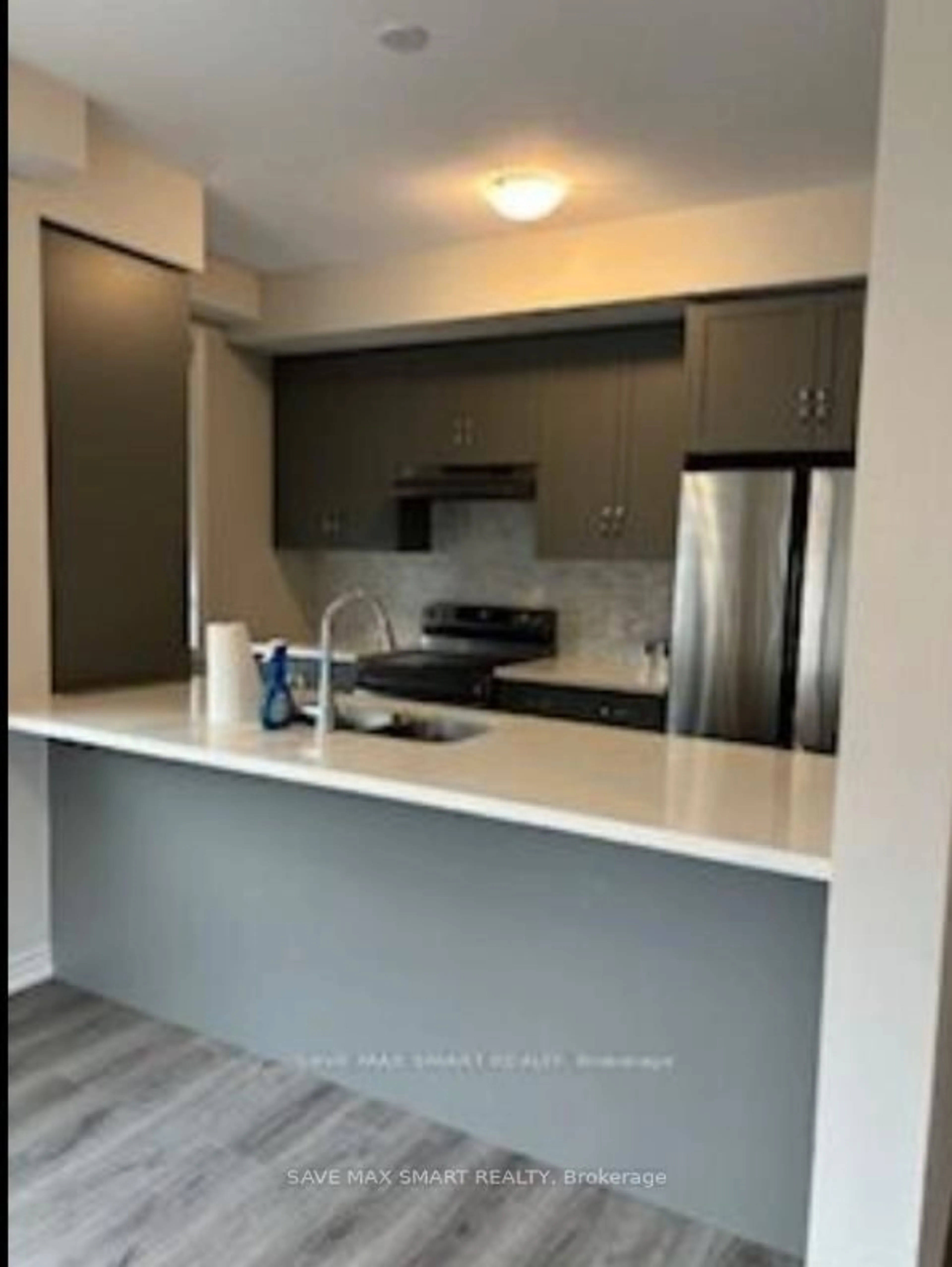 Standard kitchen, unknown for 23-100 Hollywood cir Circ #120, Cambridge Ontario N1R 0C6