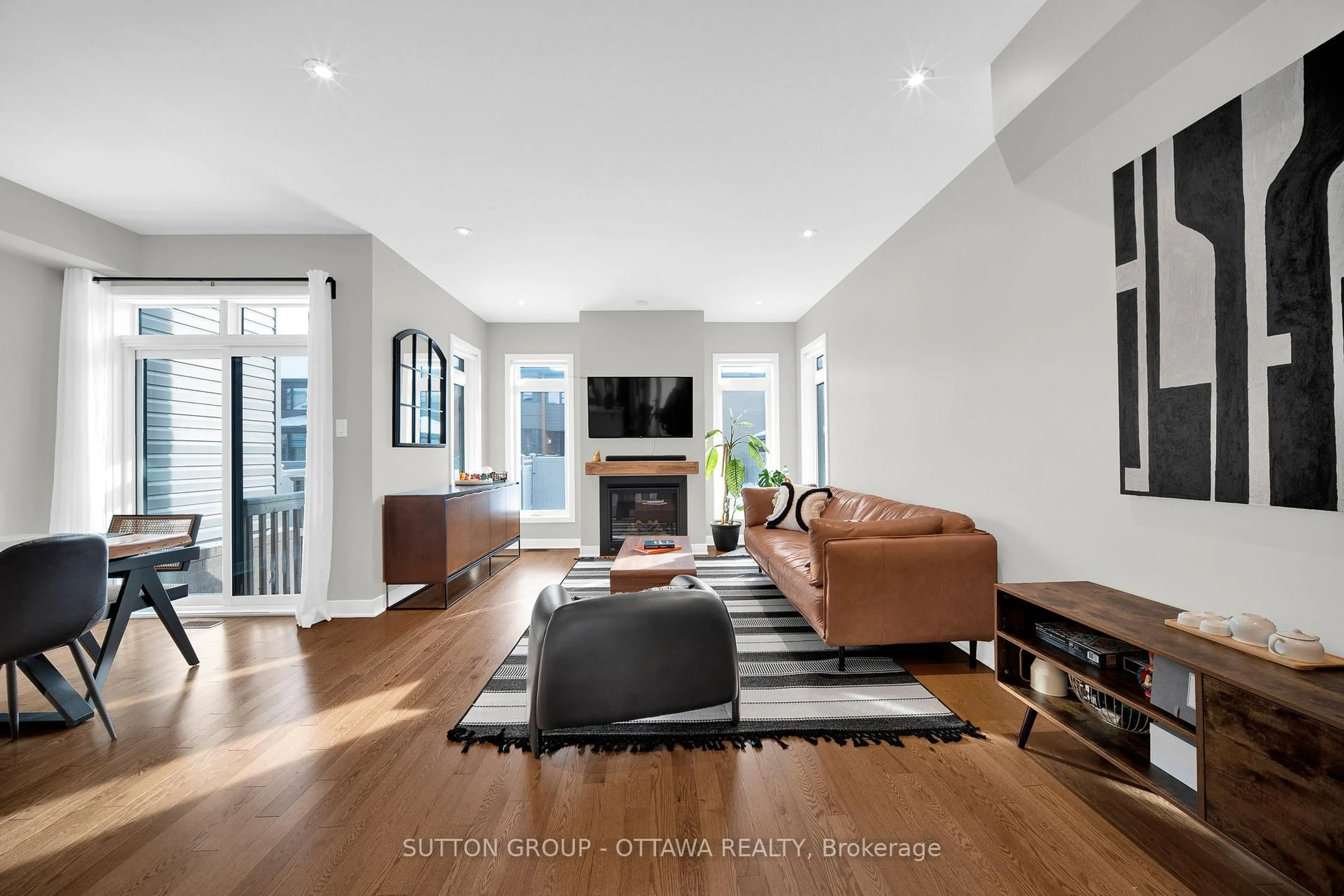 Living room with furniture, unknown for 726 Octave Grve, Ottawa Ontario K1X 0C7