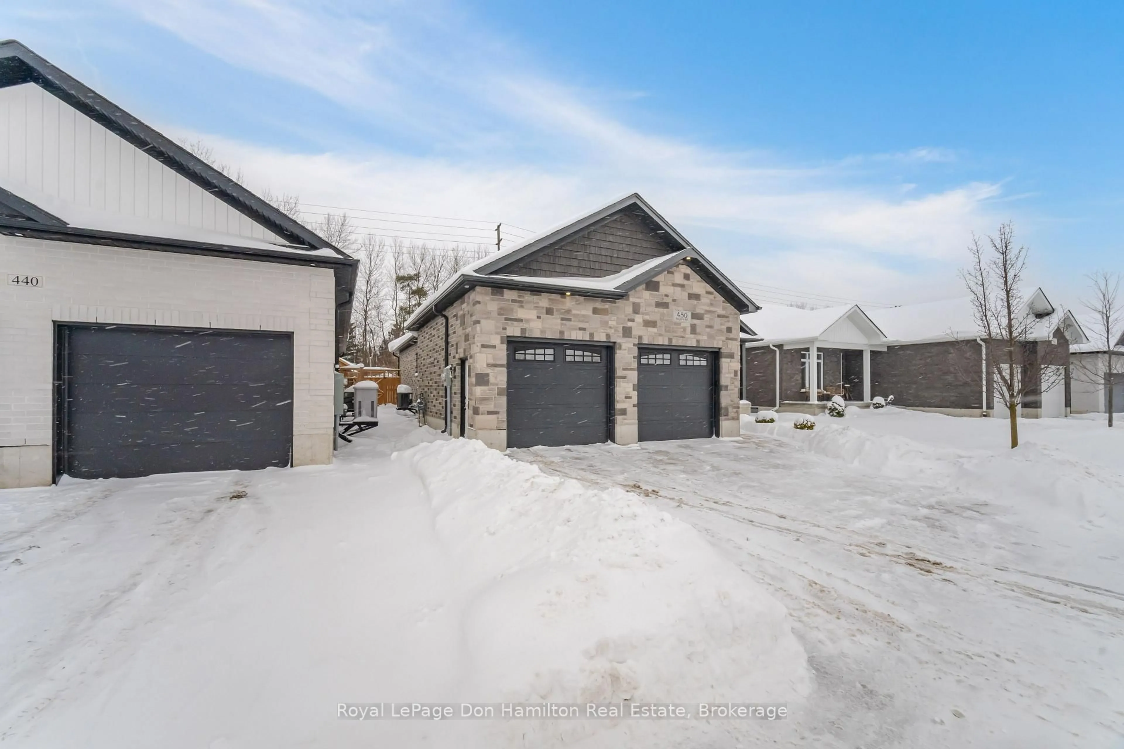 Indoor garage for 450 Rogers Rd, North Perth Ontario N4W 1H2