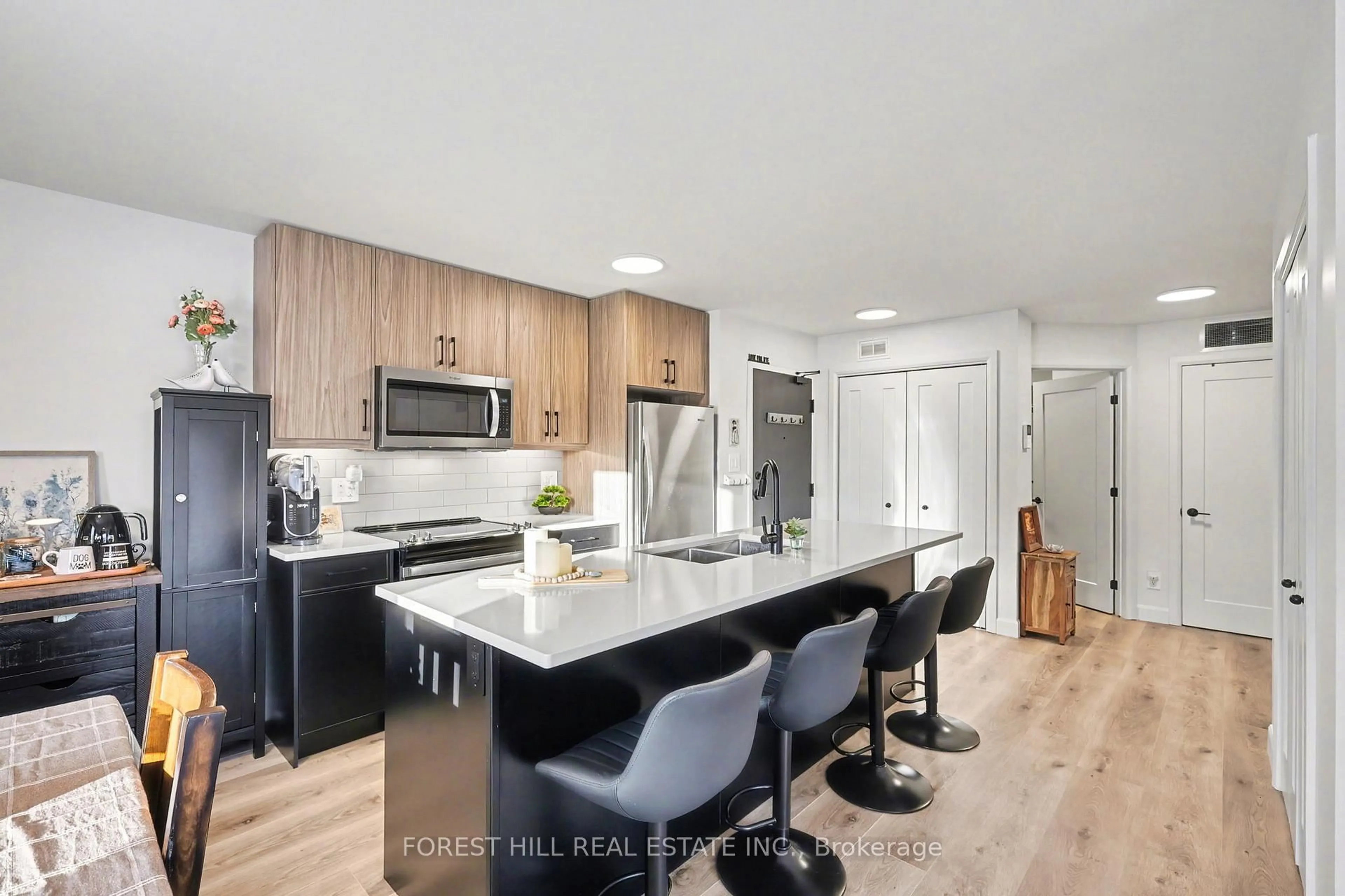 Open concept kitchen, unknown for 20 Hillside Meadow Dr #112, Quinte West Ontario K8V 0J7