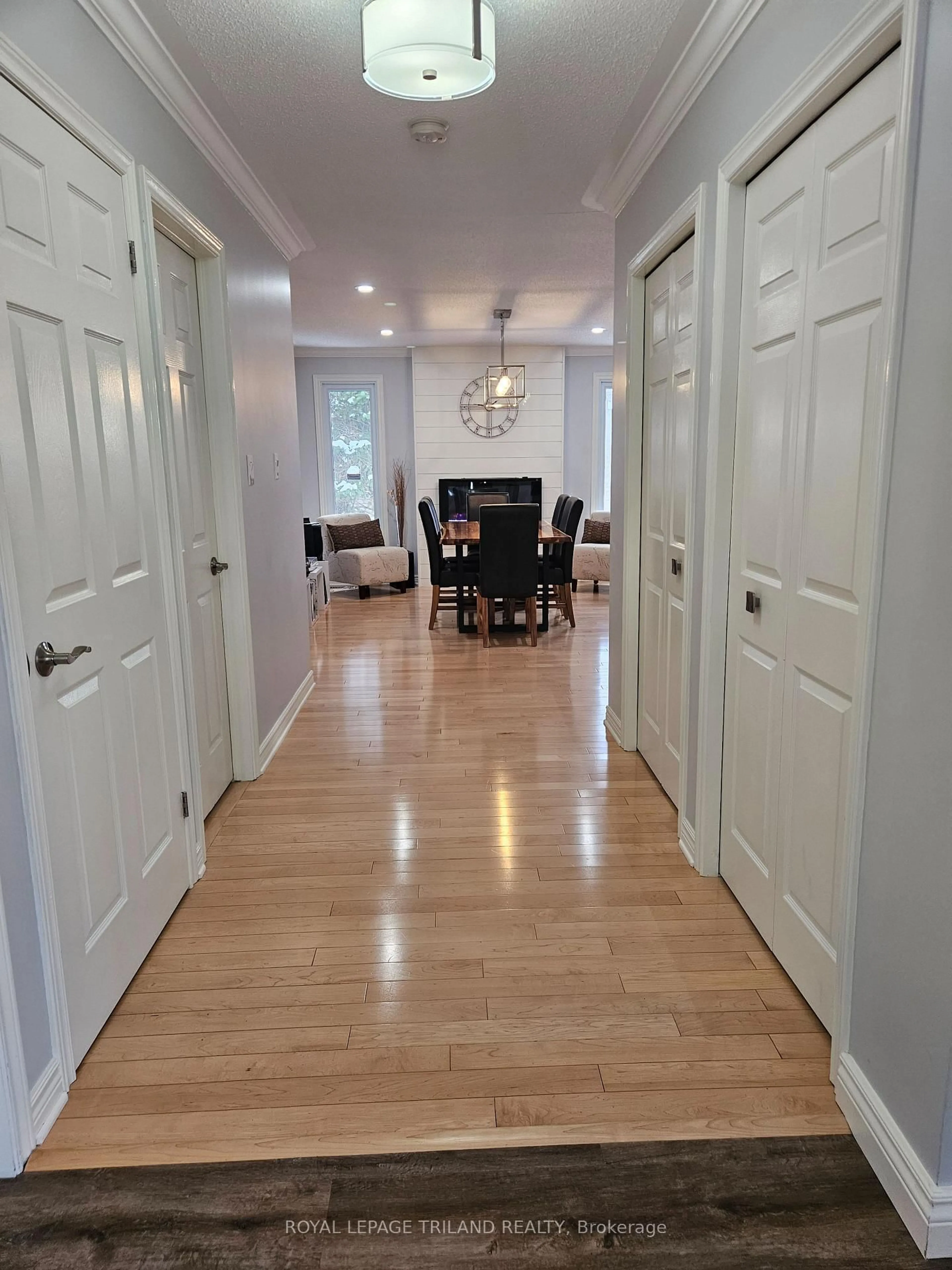 Indoor entryway for 163 Pine Valley Dr #17, London South Ontario N6J 4R1