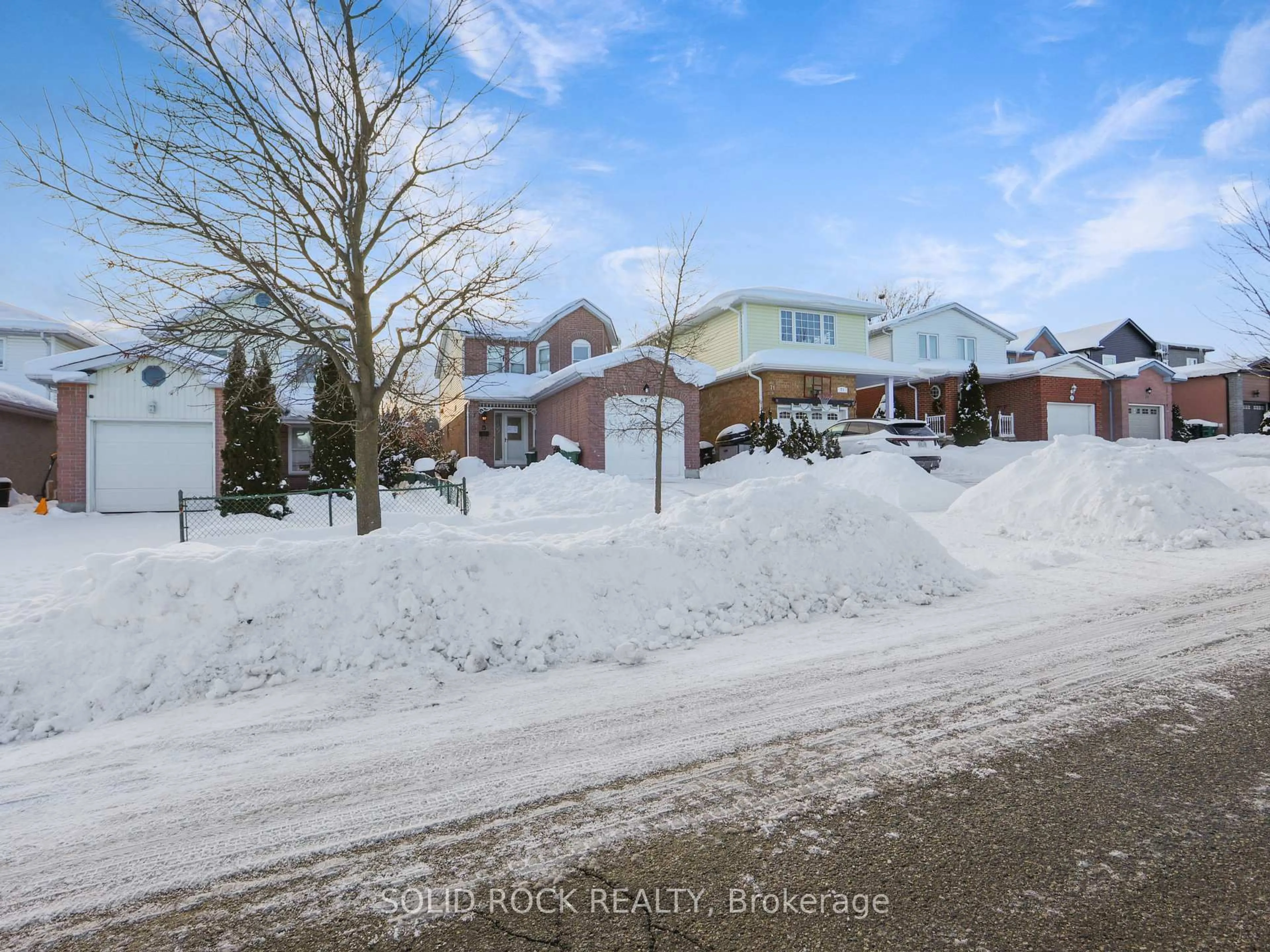 A pic from outside/outdoor area/front of a property/back of a property/a pic from drone, street for 67 Northmanor Cres, Kitchener Ontario N2N 3C2