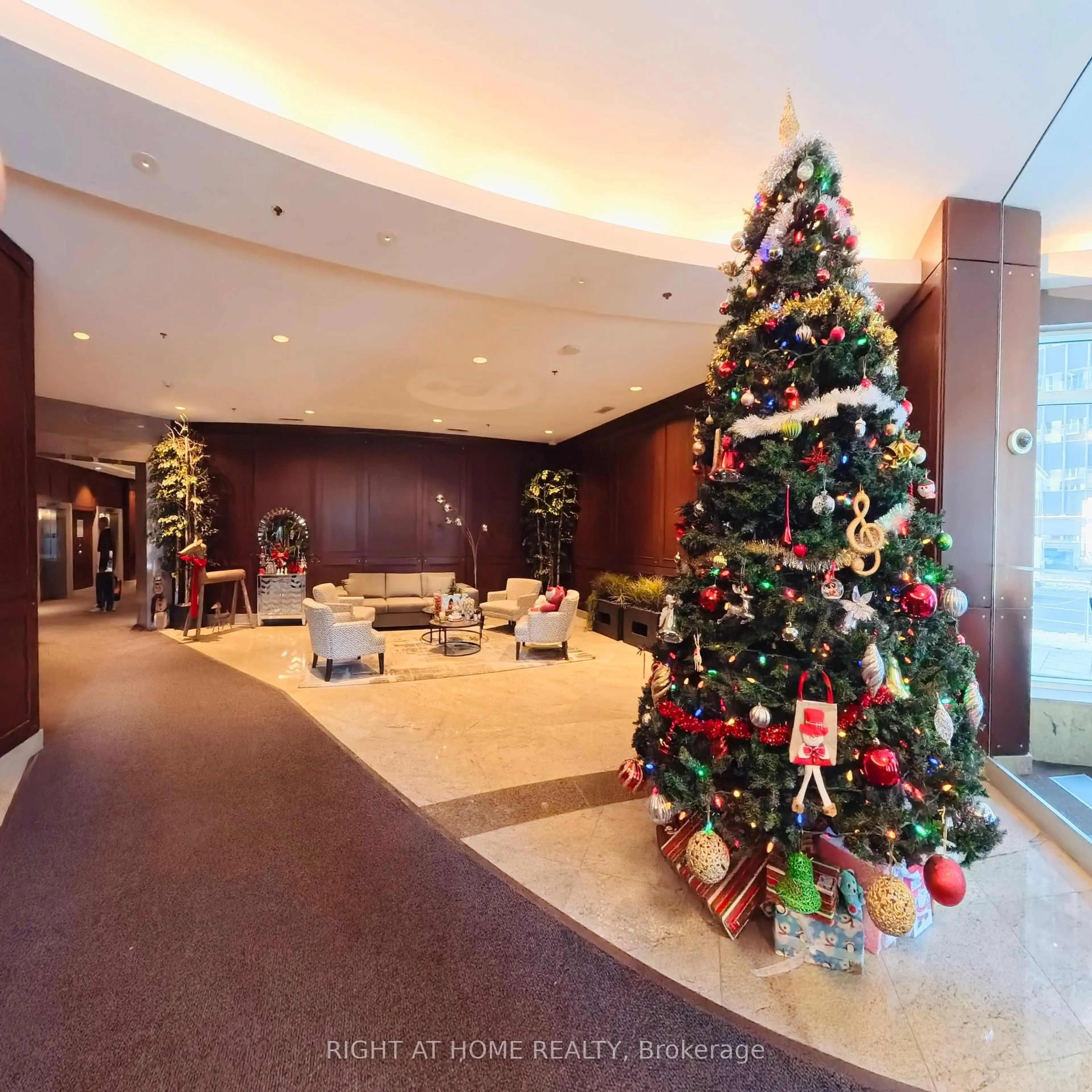 Lobby for 234 Rideau St #1901, Ottawa Ontario K1N 0A9