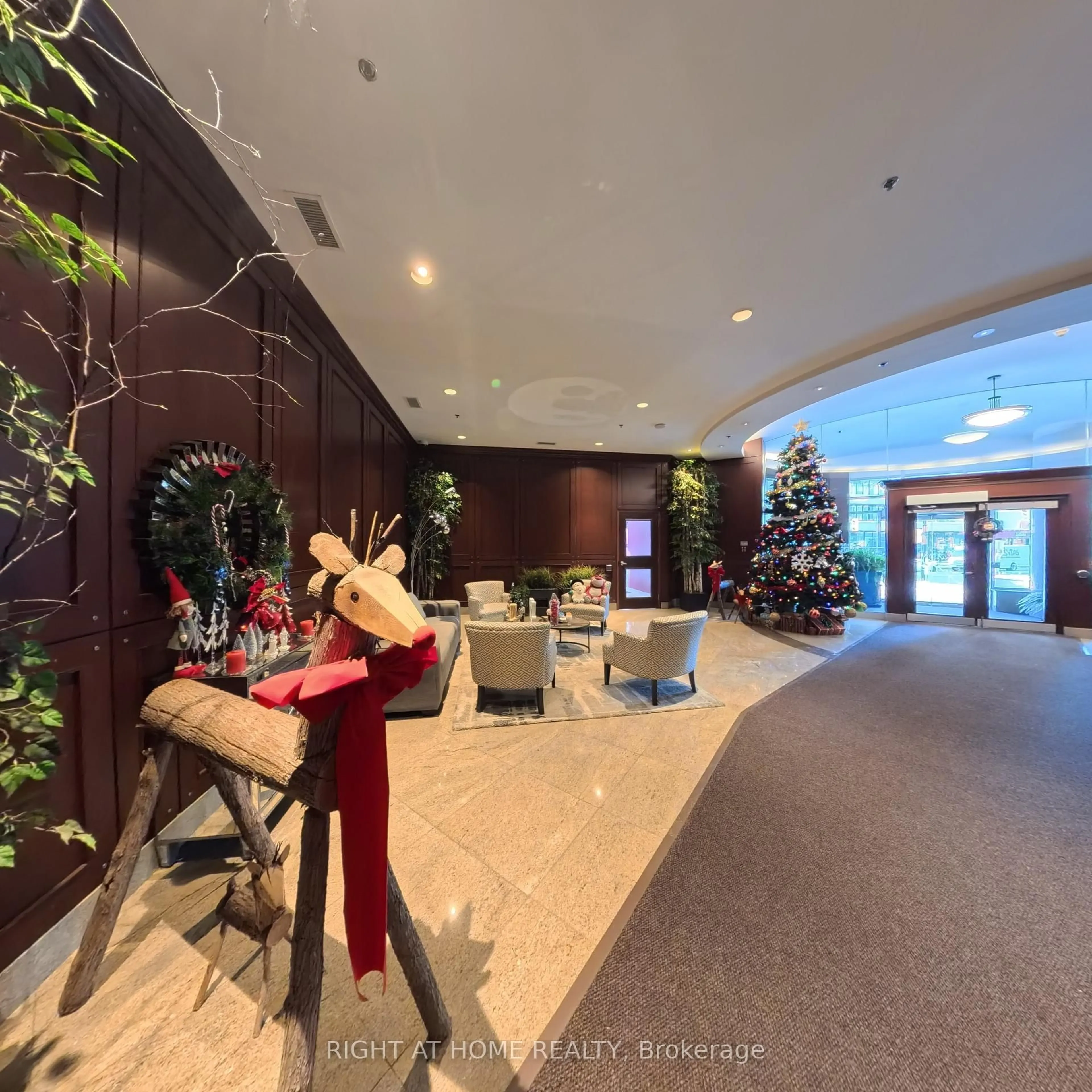 Lobby for 234 Rideau St #1901, Ottawa Ontario K1N 0A9