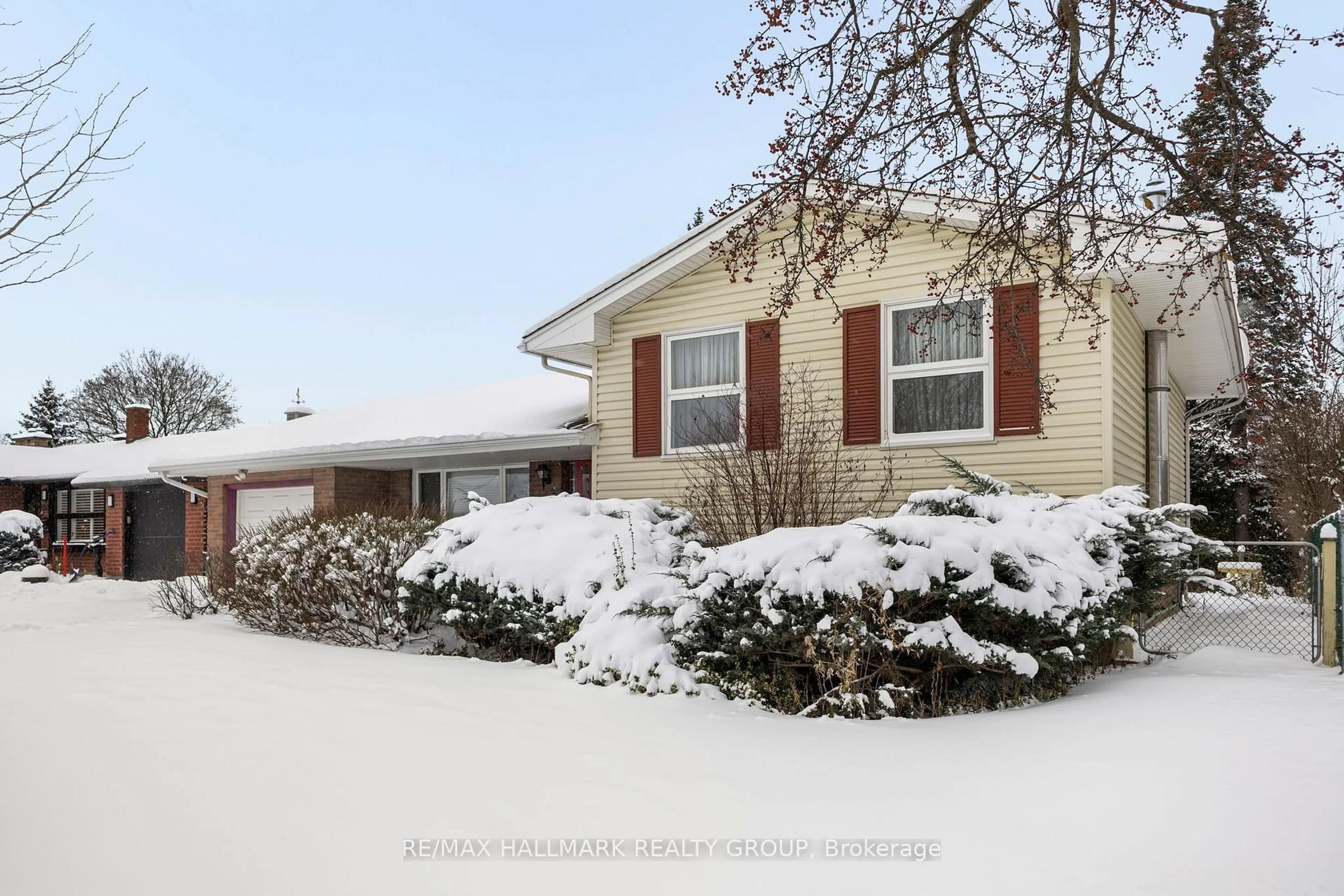 Unknown for 2143 Hubbard Cres, Ottawa Ontario K1J 6L3