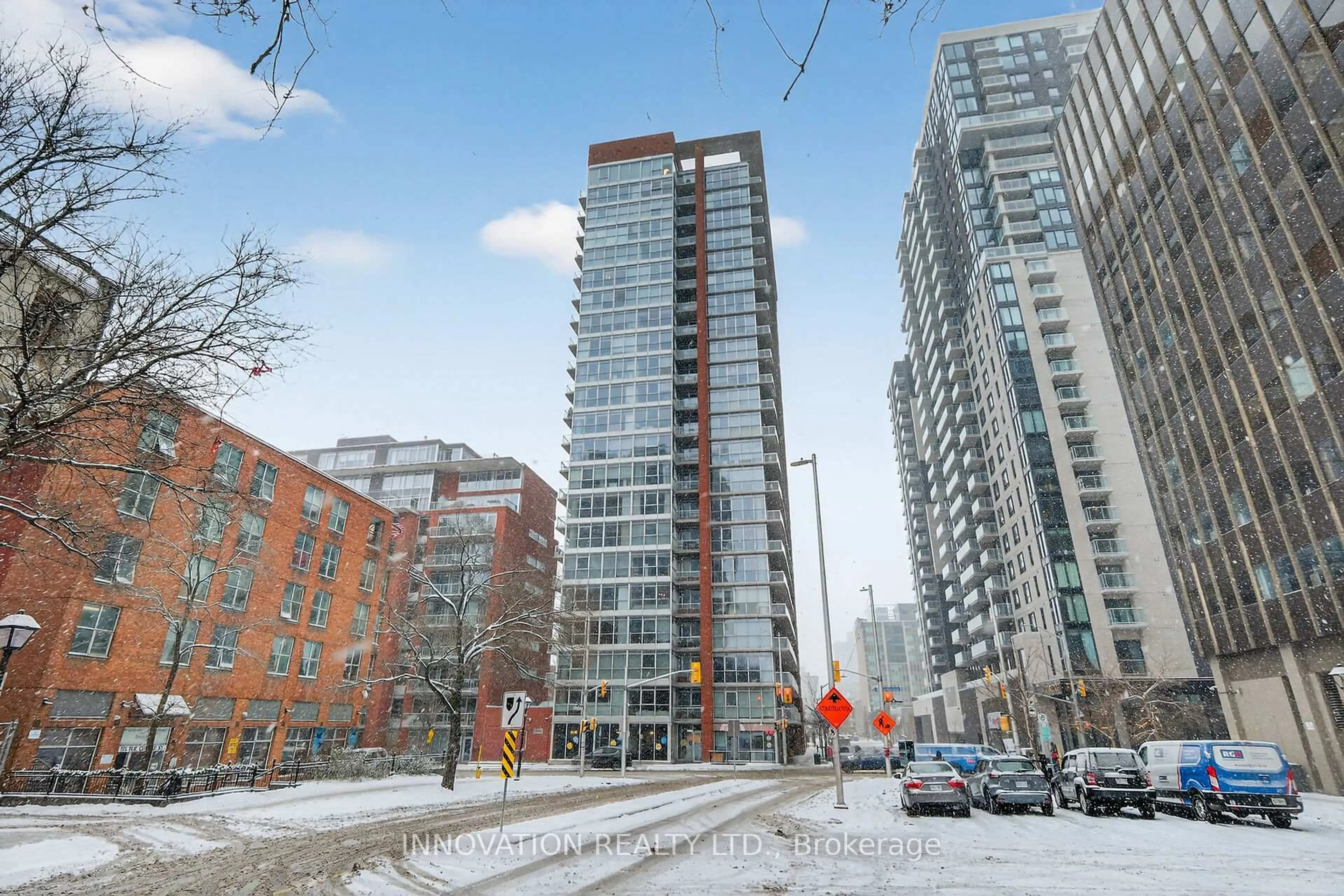 Patio, city buildings view from balcony for 179 GEORGE St #201, Ottawa Ontario K1N 1J8