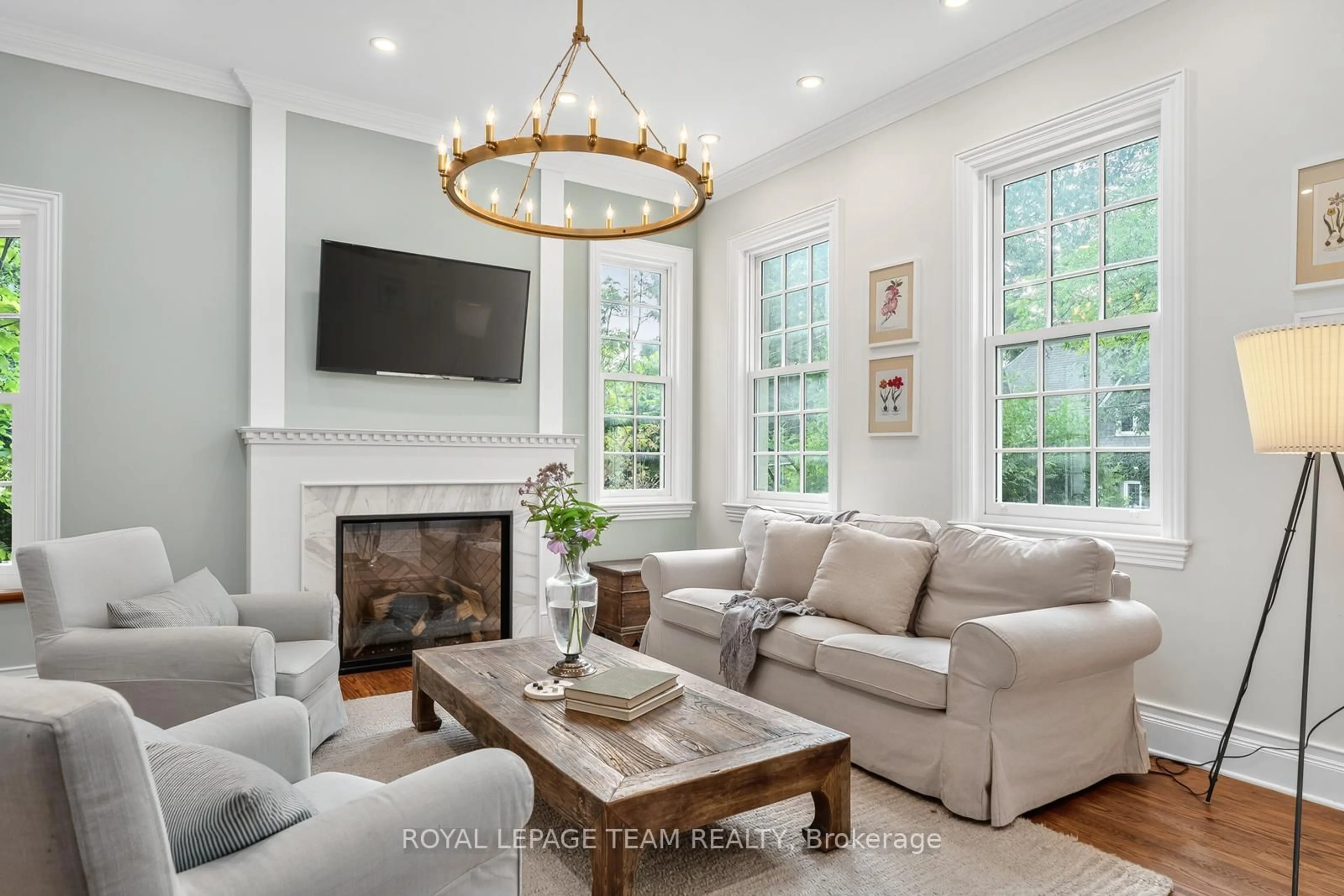 Living room with furniture, unknown for 140 Howick St, Ottawa Ontario K1M 0G8