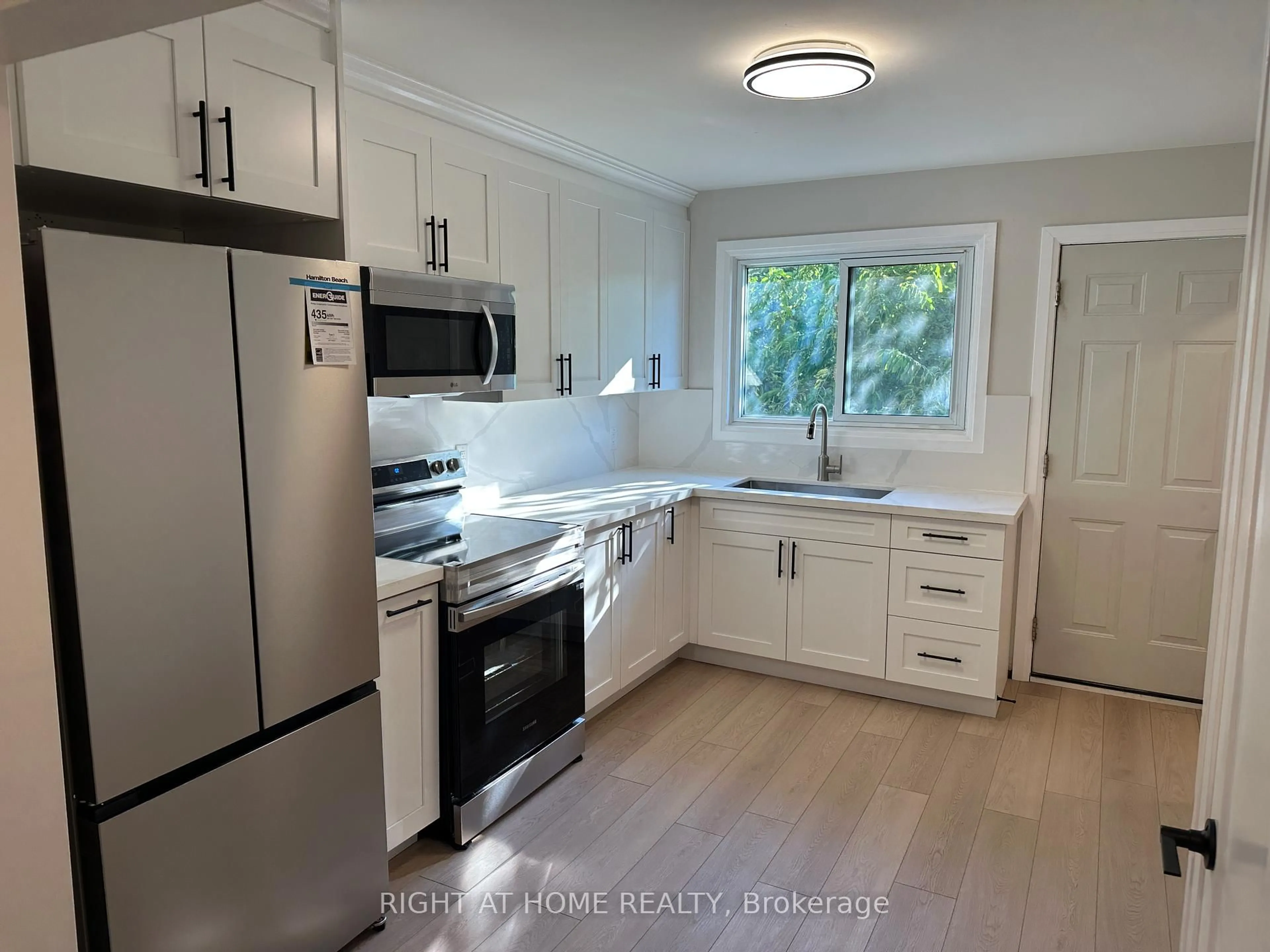 Open concept kitchen, unknown for 1153 Johnson St, Kingston Ontario K7M 2N9