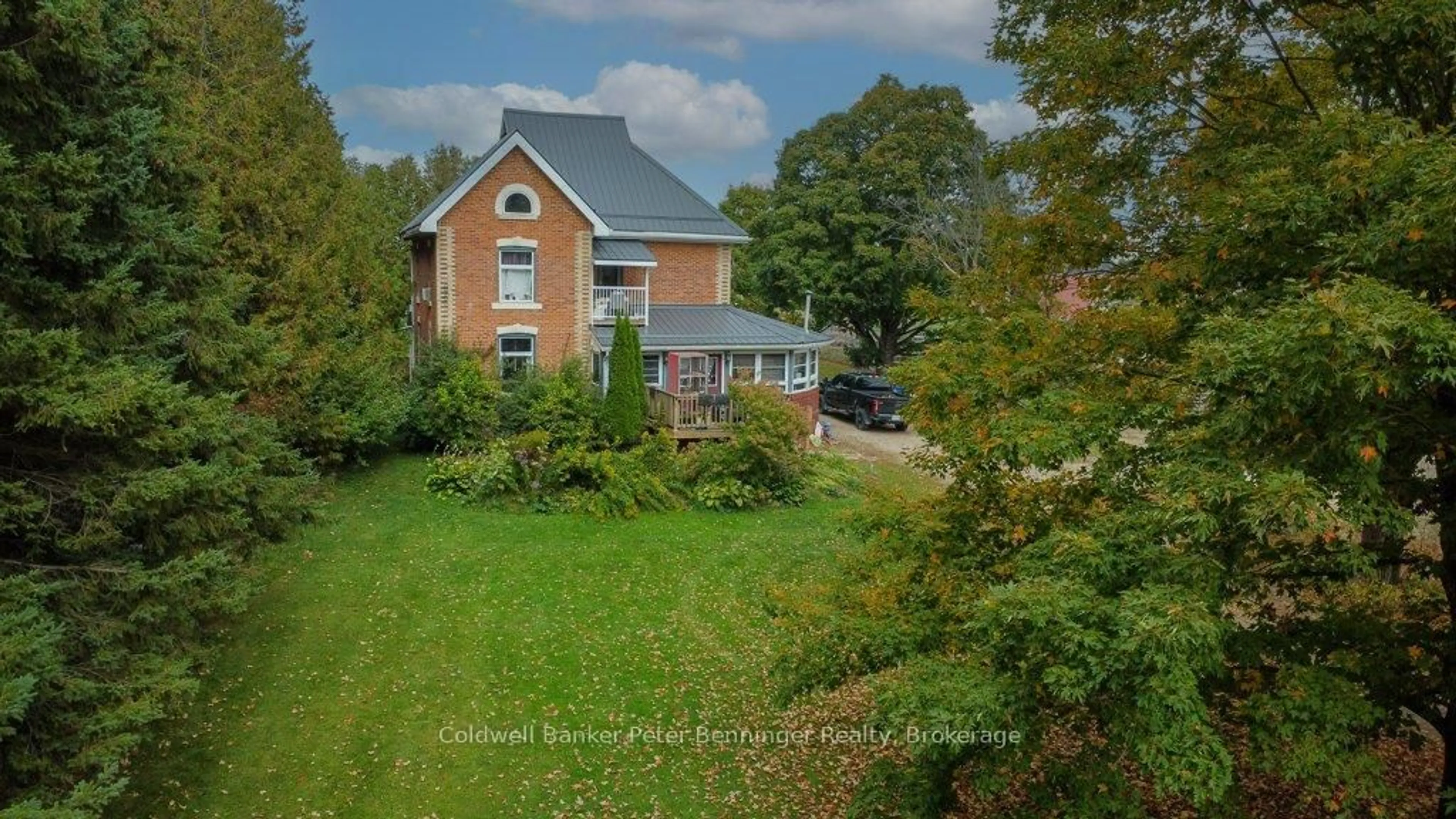 A pic from outside/outdoor area/front of a property/back of a property/a pic from drone, unknown for 185197 Grey Road 9 Rd, Southgate Ontario N0C 1B0