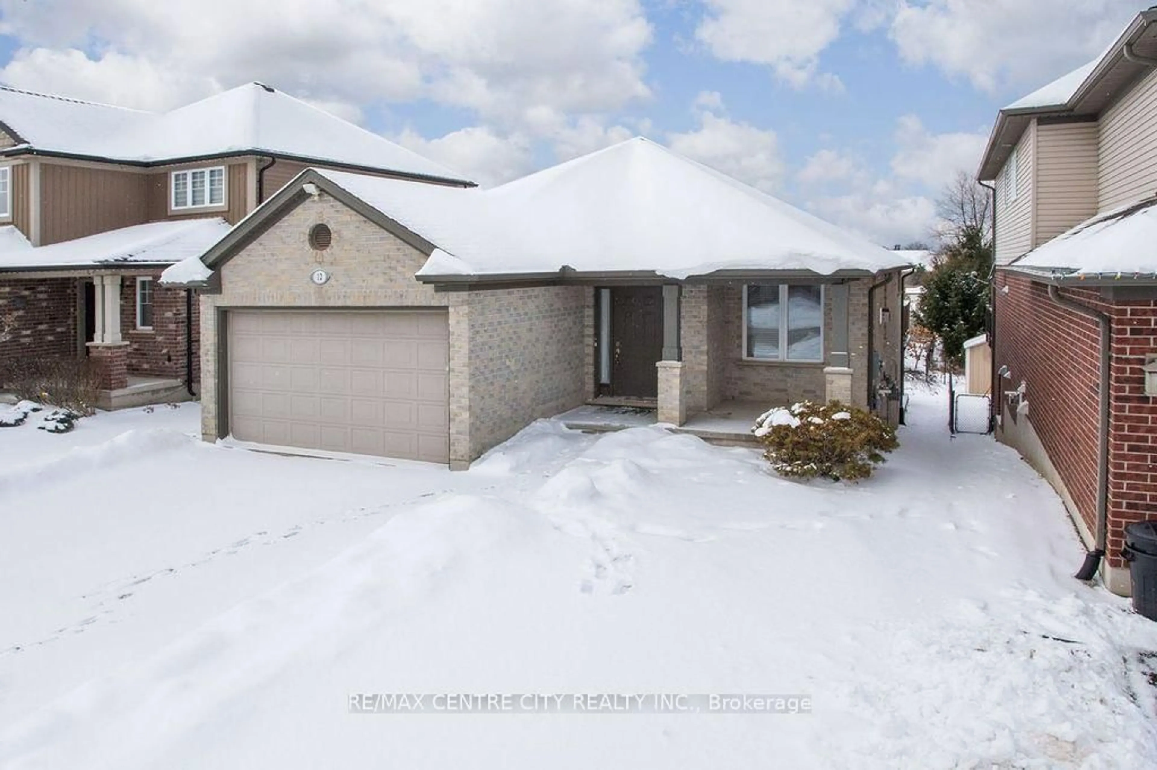 A pic from outside/outdoor area/front of a property/back of a property/a pic from drone, street for 12 Peach Tree Blvd, St. Thomas Ontario N5R 0B3
