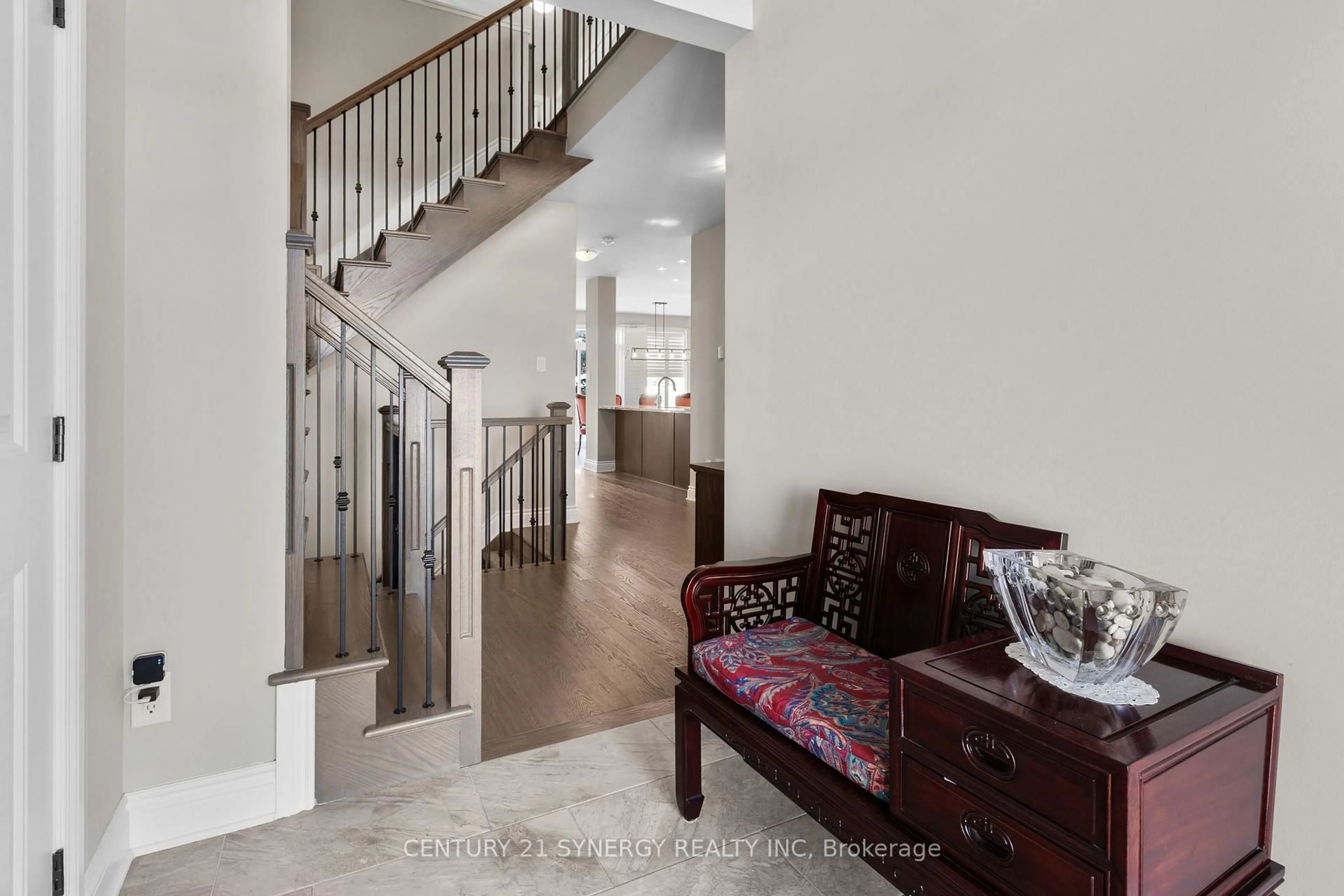 Indoor entryway for 779 Fiddlehead St, Ottawa Ontario K1T 0N1