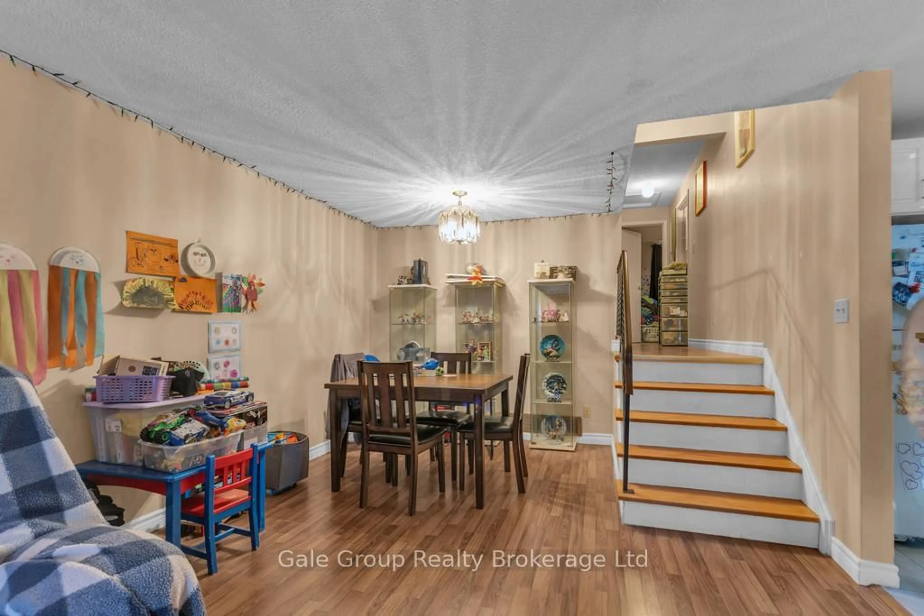 Dining room, unknown for 61 Tennyson St, Woodstock Ontario N4S 8B3