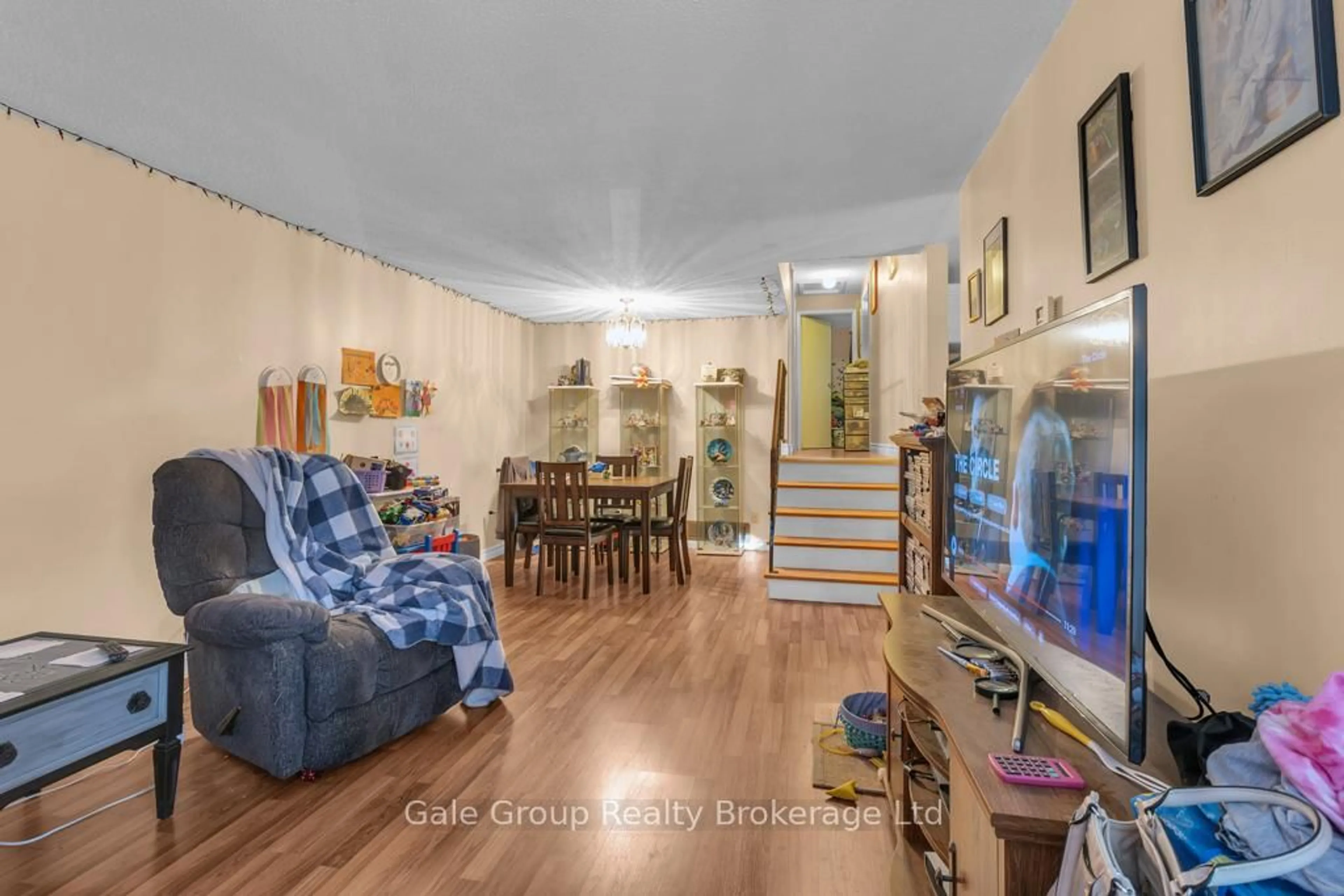 Living room with furniture, unknown for 61 Tennyson St, Woodstock Ontario N4S 8B3