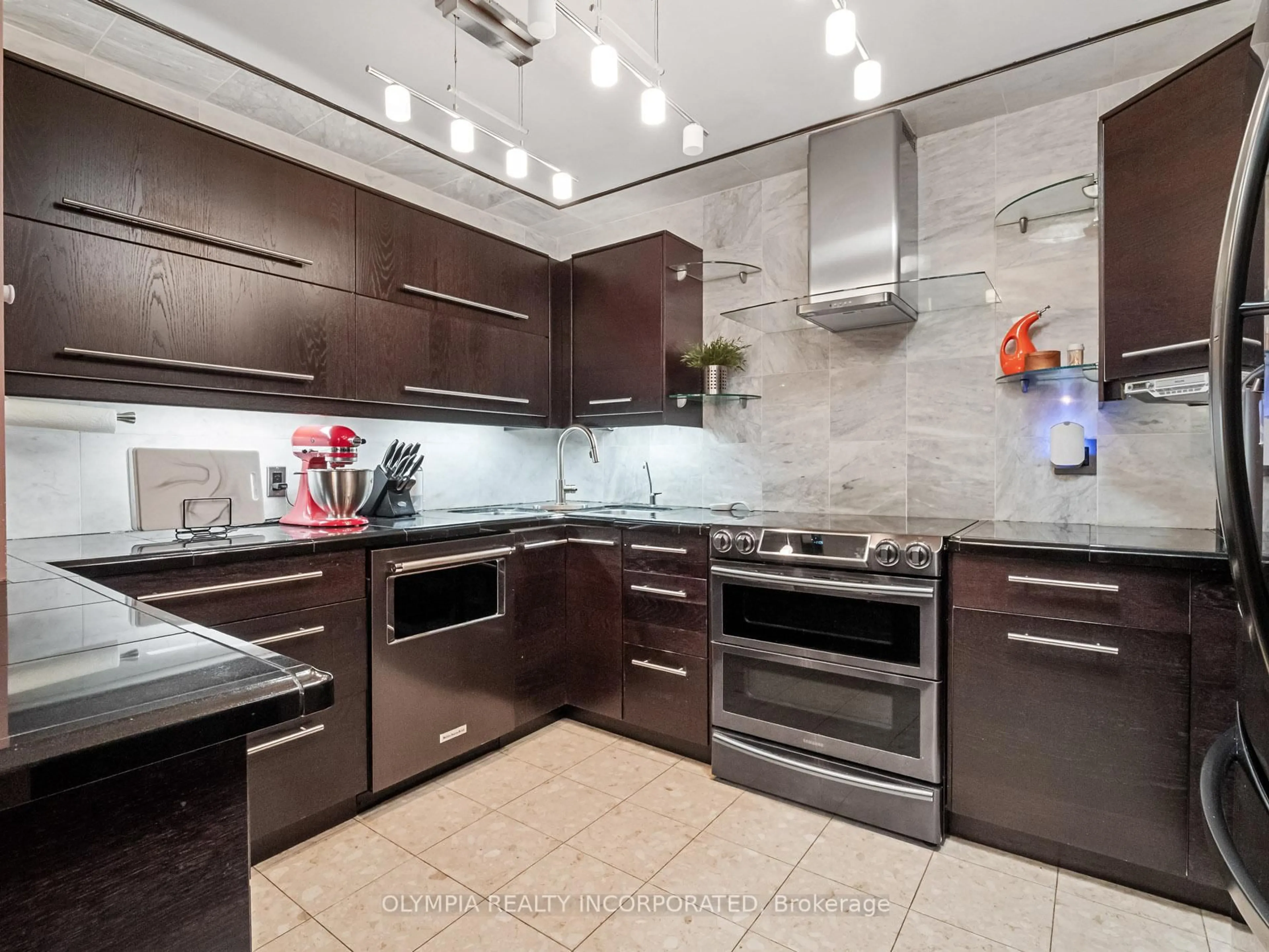 Contemporary kitchen, ceramic/tile floor for 6155 Valley Way, Niagara Falls Ontario L2E 1X9