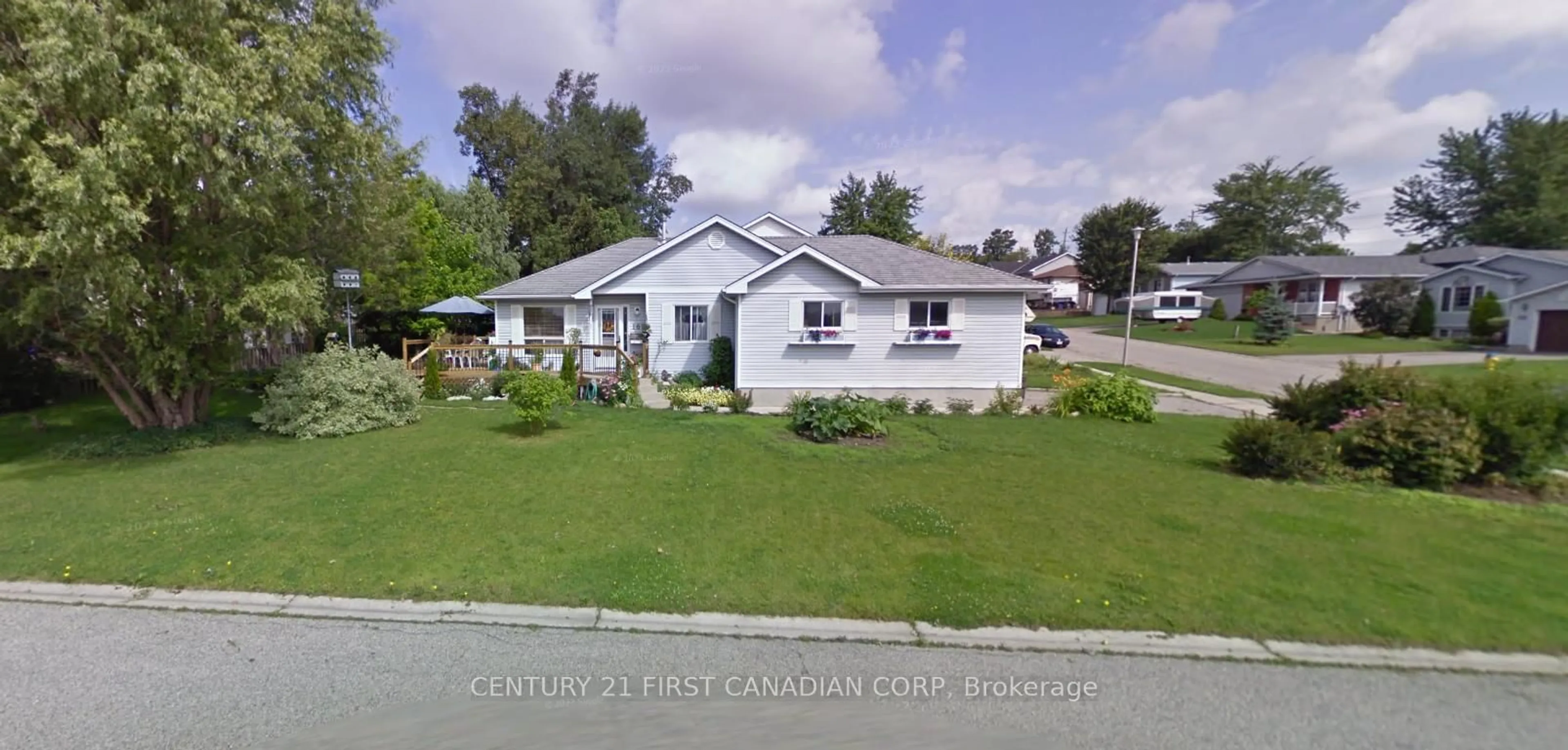 A pic from outside/outdoor area/front of a property/back of a property/a pic from drone, street for 169 Hutchison Ave, Ingersoll Ontario N5C 3Y1