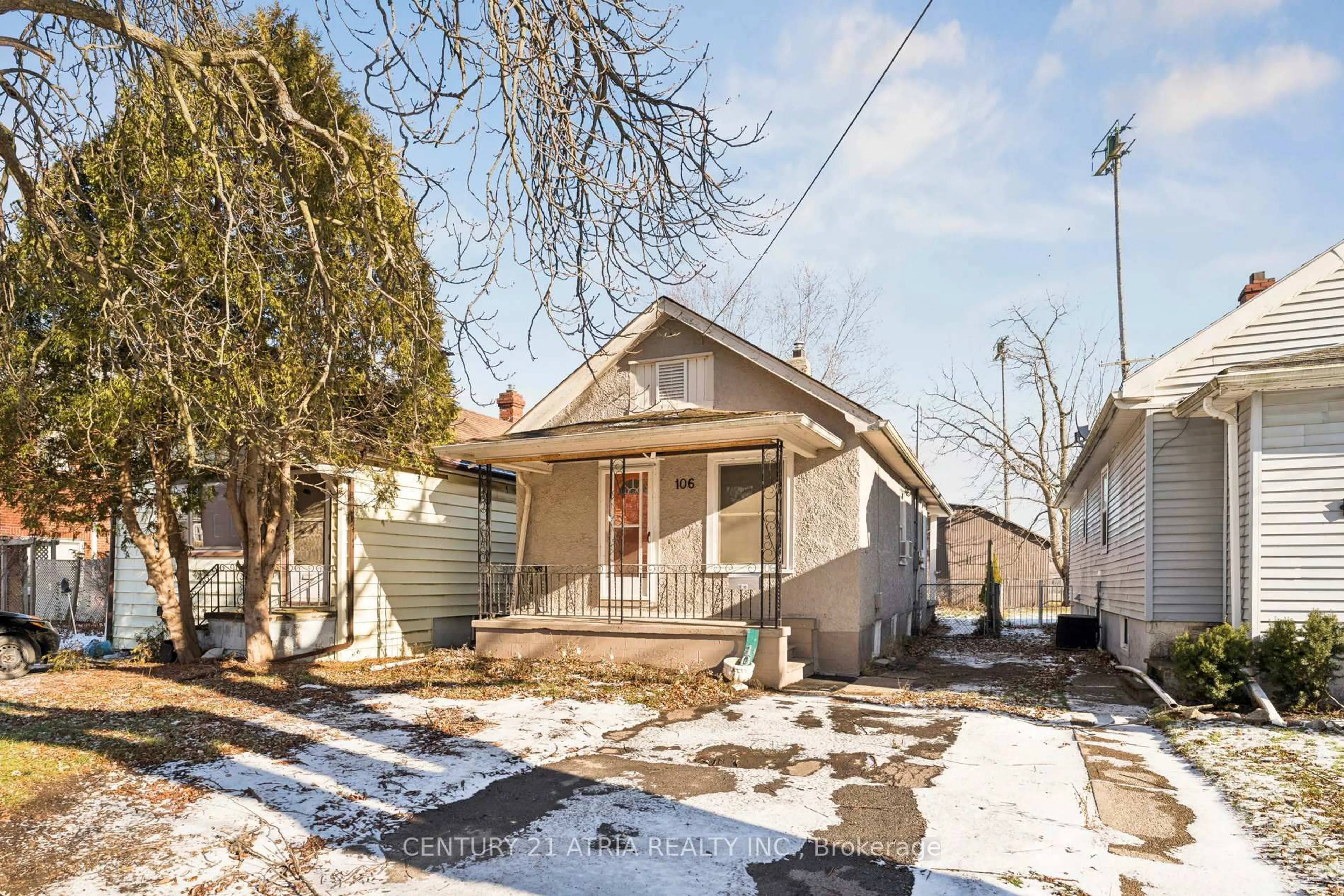 Unknown for 106 Burgar St, Welland Ontario L3B 2S8