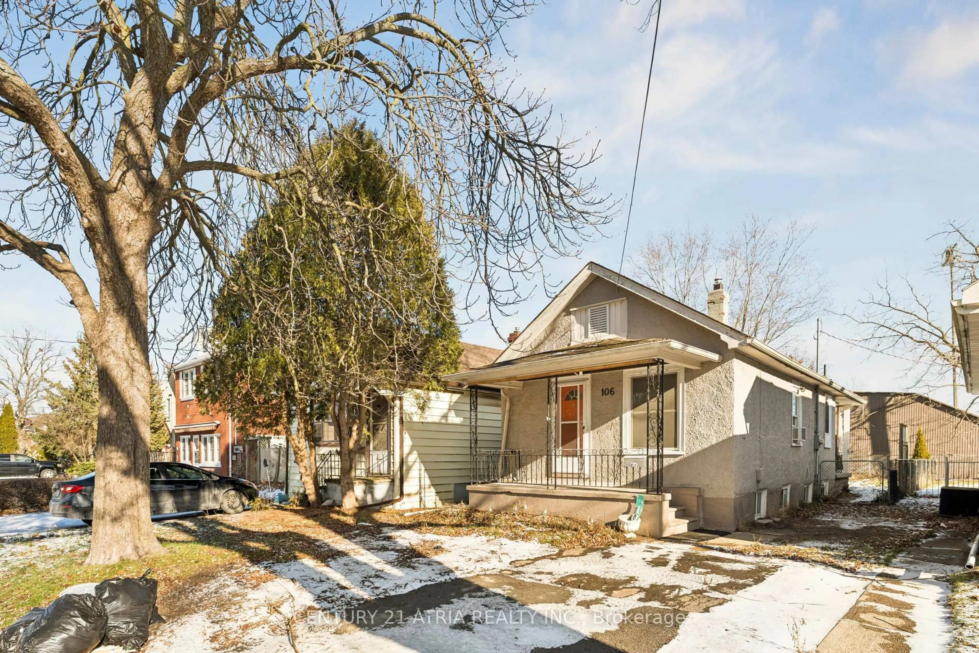 Unknown for 106 Burgar St, Welland Ontario L3B 2S8