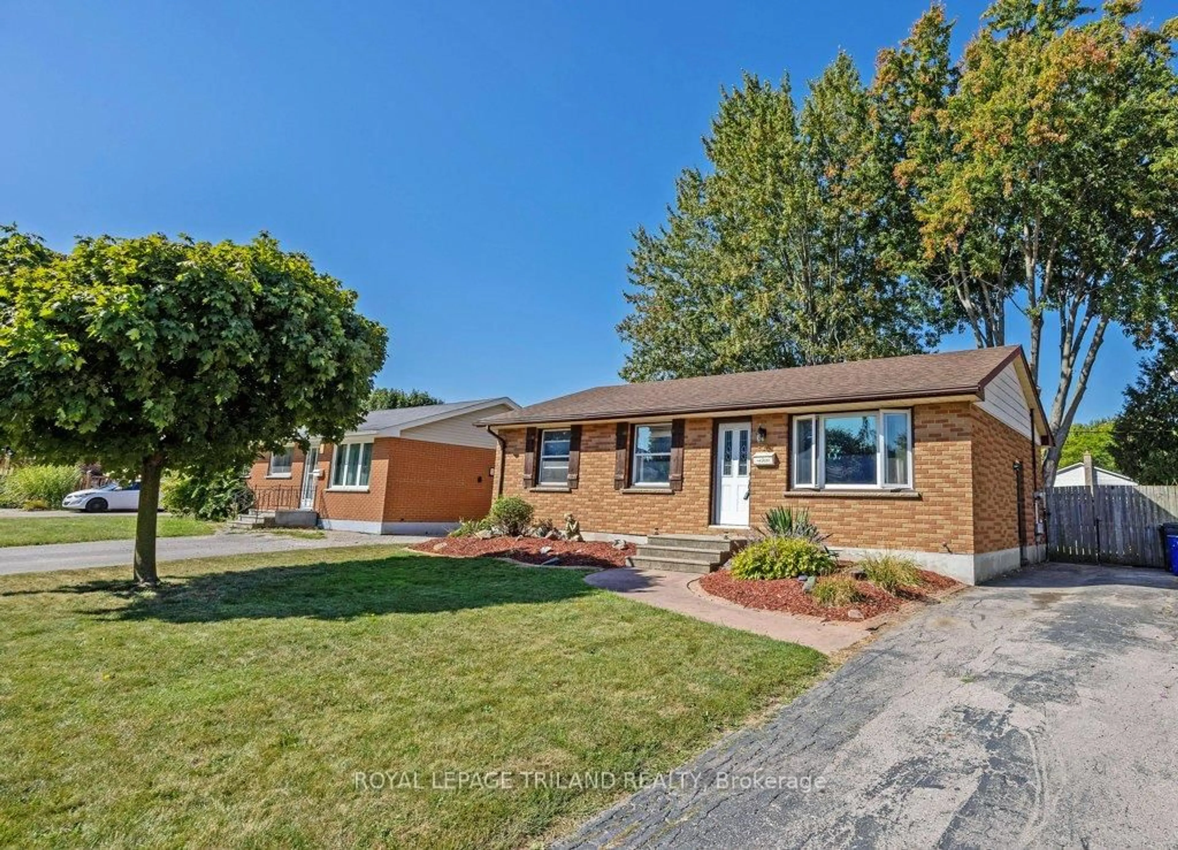 Home with brick exterior material, street for 17 Vanbuskirk Dr, St. Thomas Ontario N5R 4Z1
