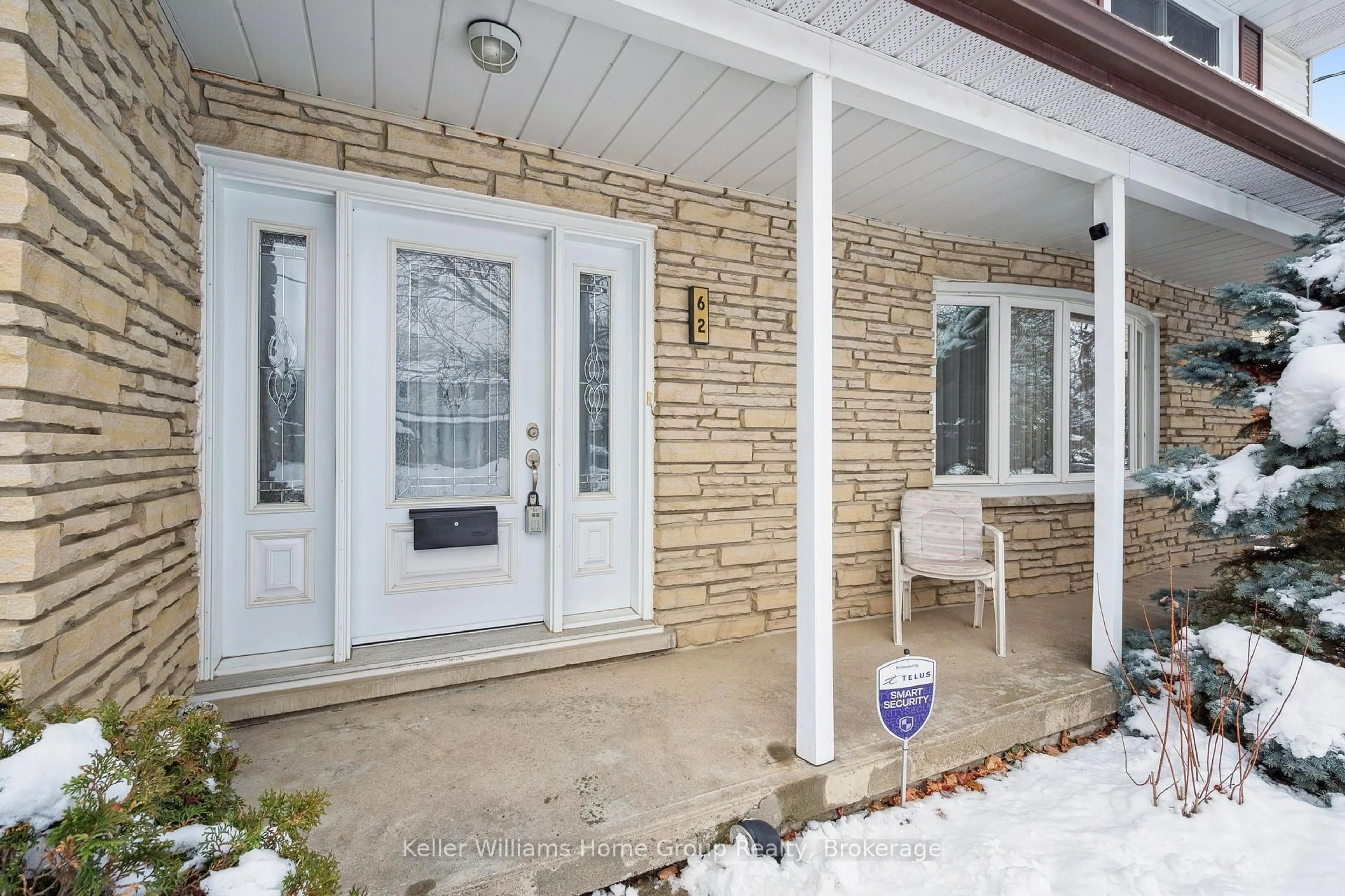 Indoor entryway for 62 Brentwood Dr, Guelph Ontario N1H 5M7