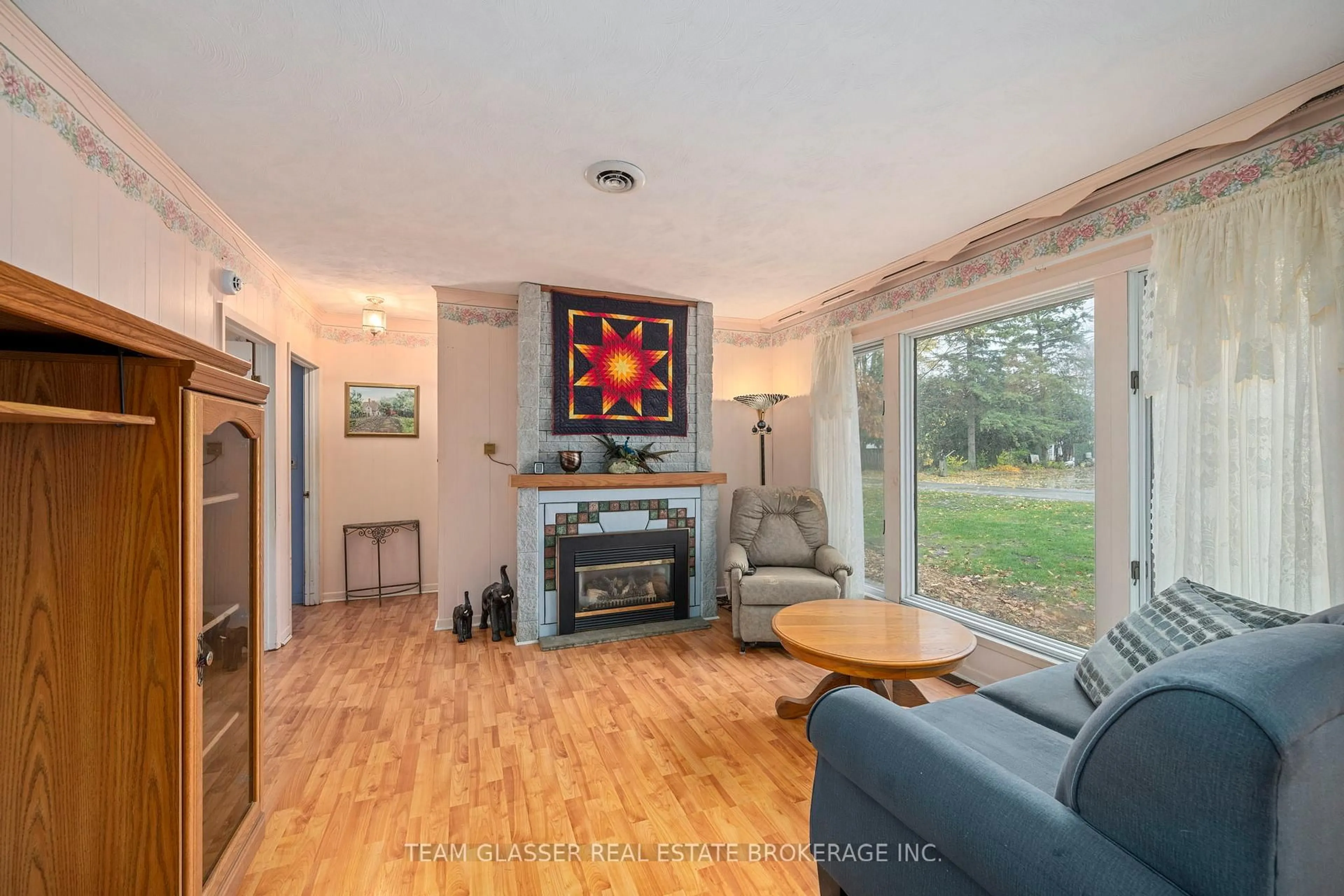 Living room with furniture, unknown for 128 Centre St, North Middlesex Ontario N0M 2K0