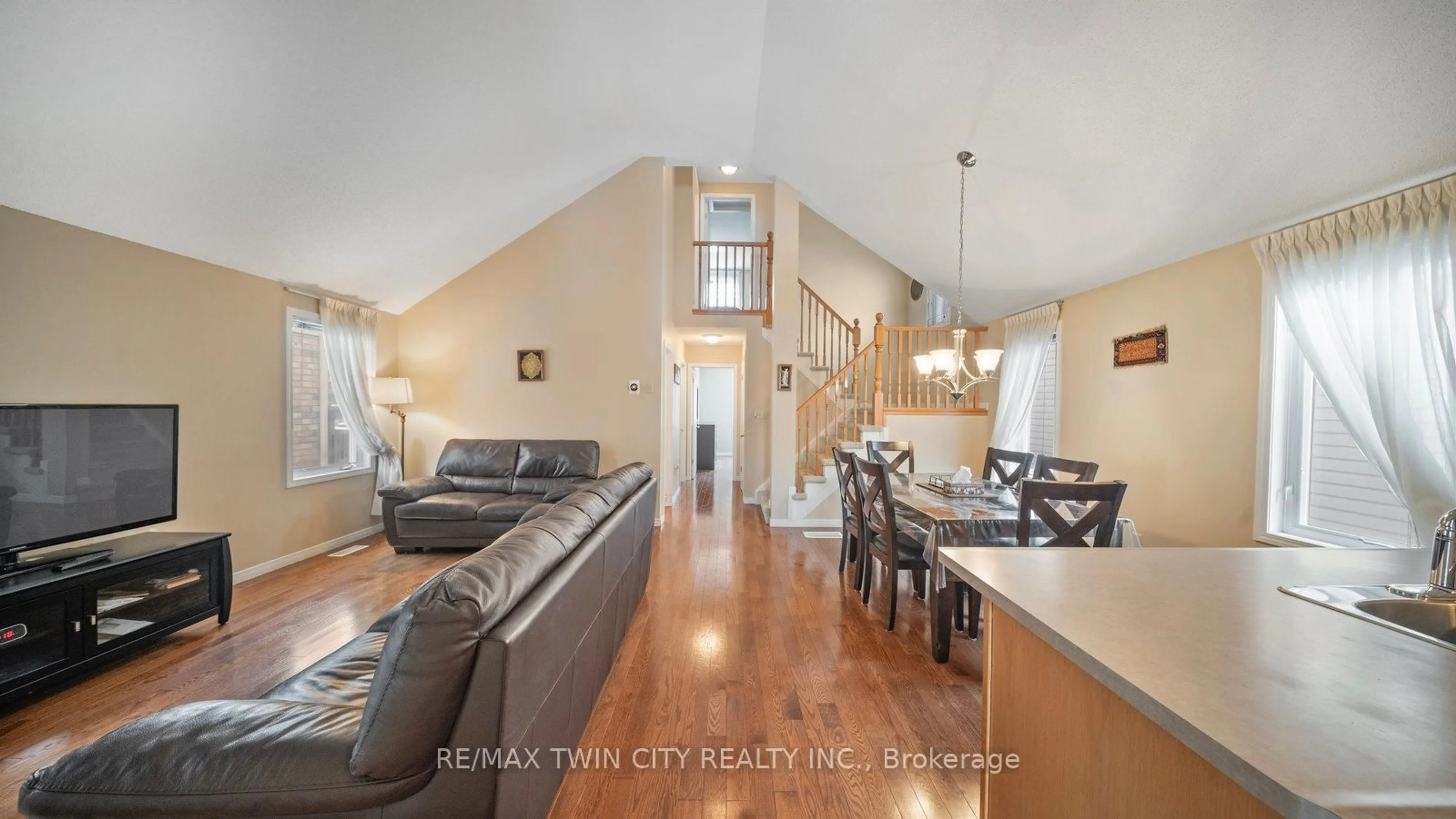 Unknown for 38 Sinclair St, Guelph Ontario N1L 1R8