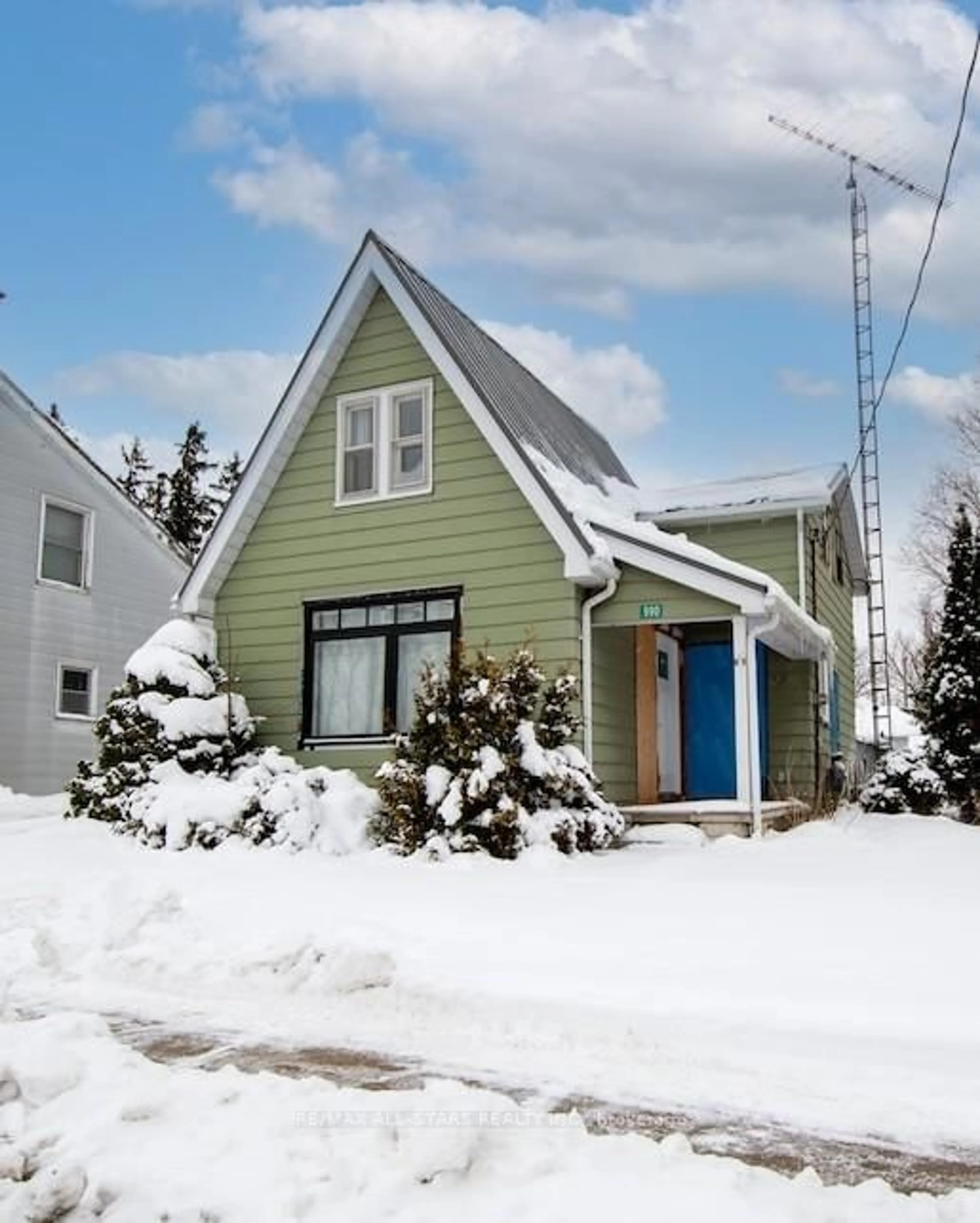 Home with vinyl exterior material, street for 990 Eldon Rd, Kawartha Lakes Ontario K0M 2M0