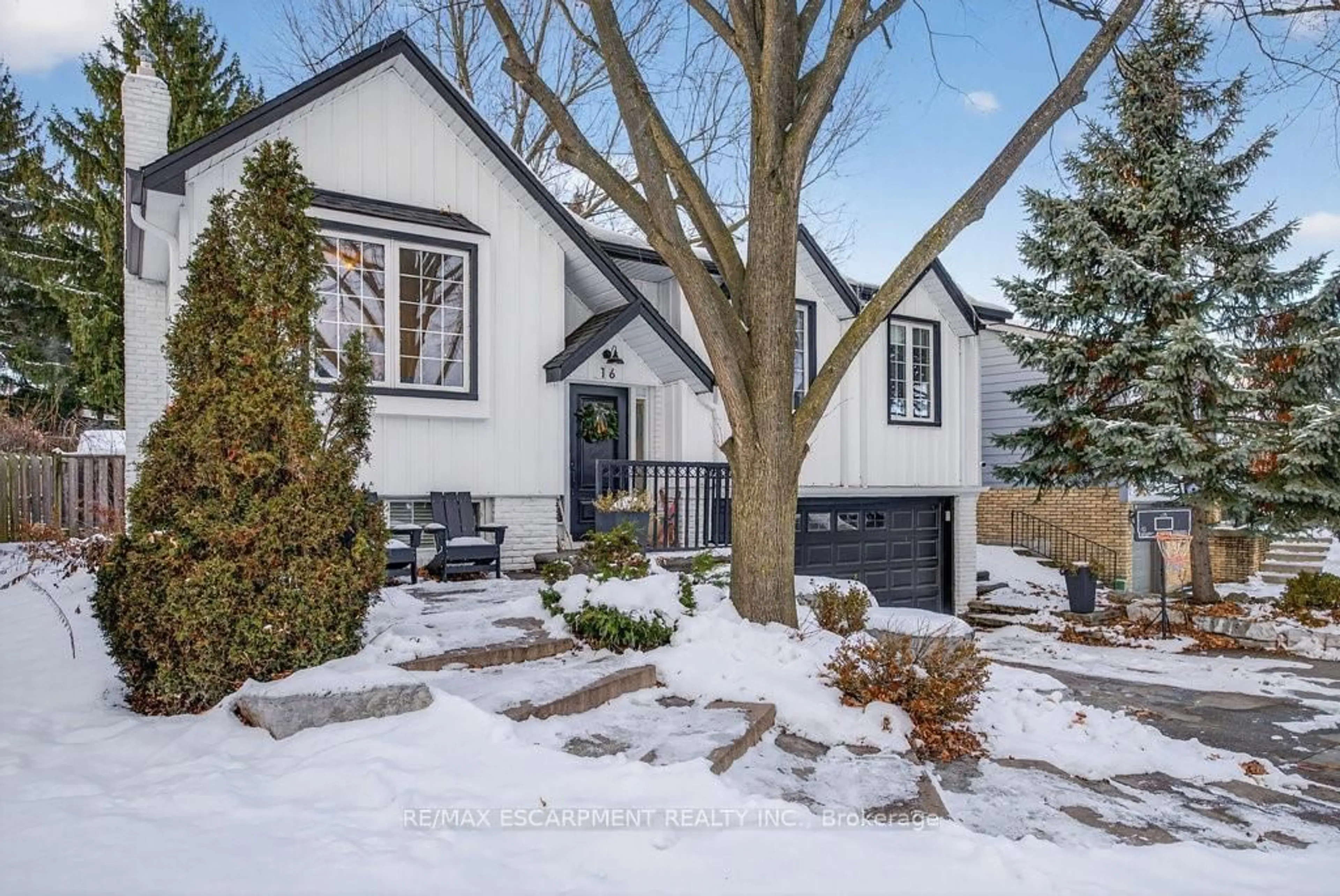 Unknown for 16 Forestgate Dr, Hamilton Ontario L9C 6A3