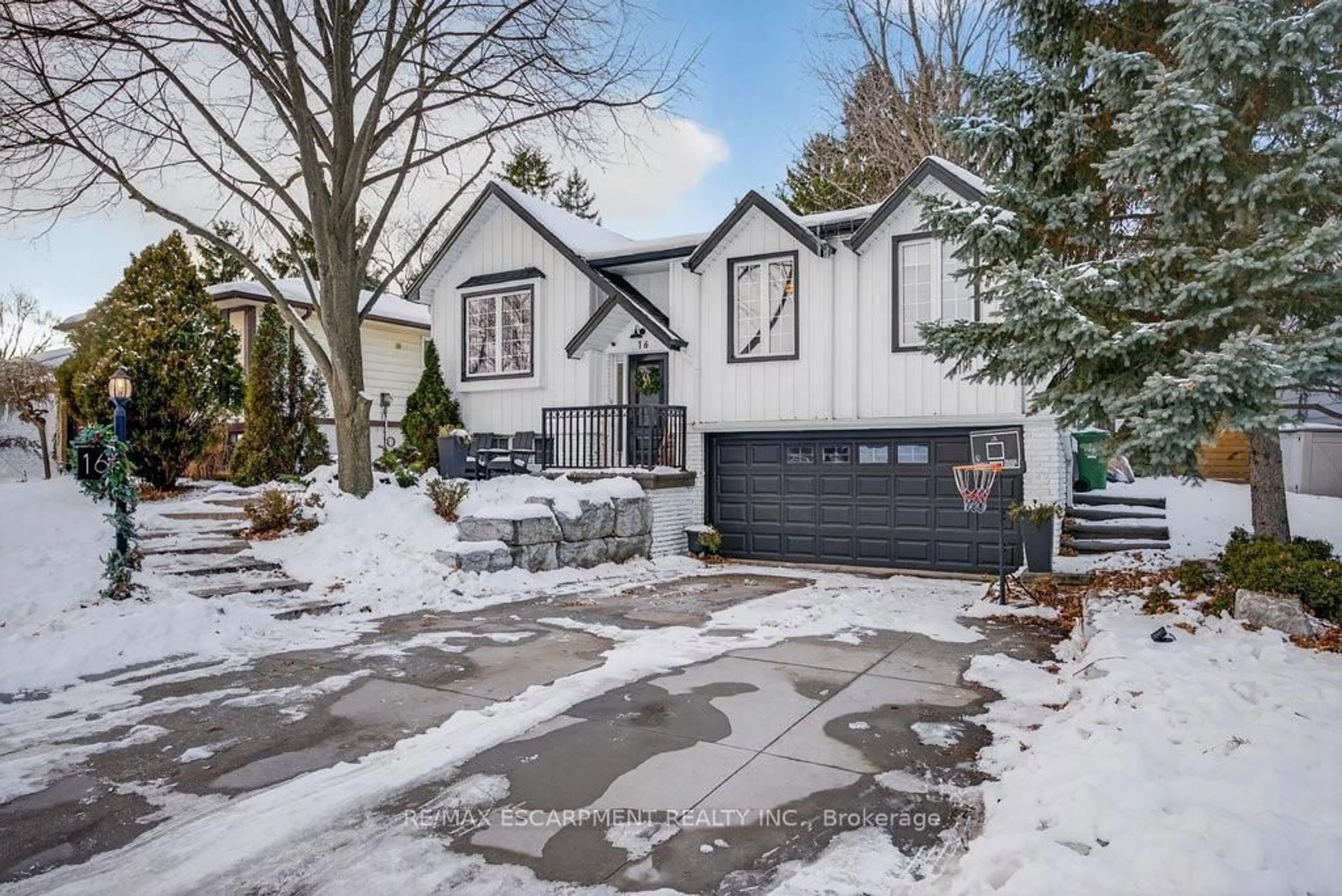 Unknown for 16 Forestgate Dr, Hamilton Ontario L9C 6A3