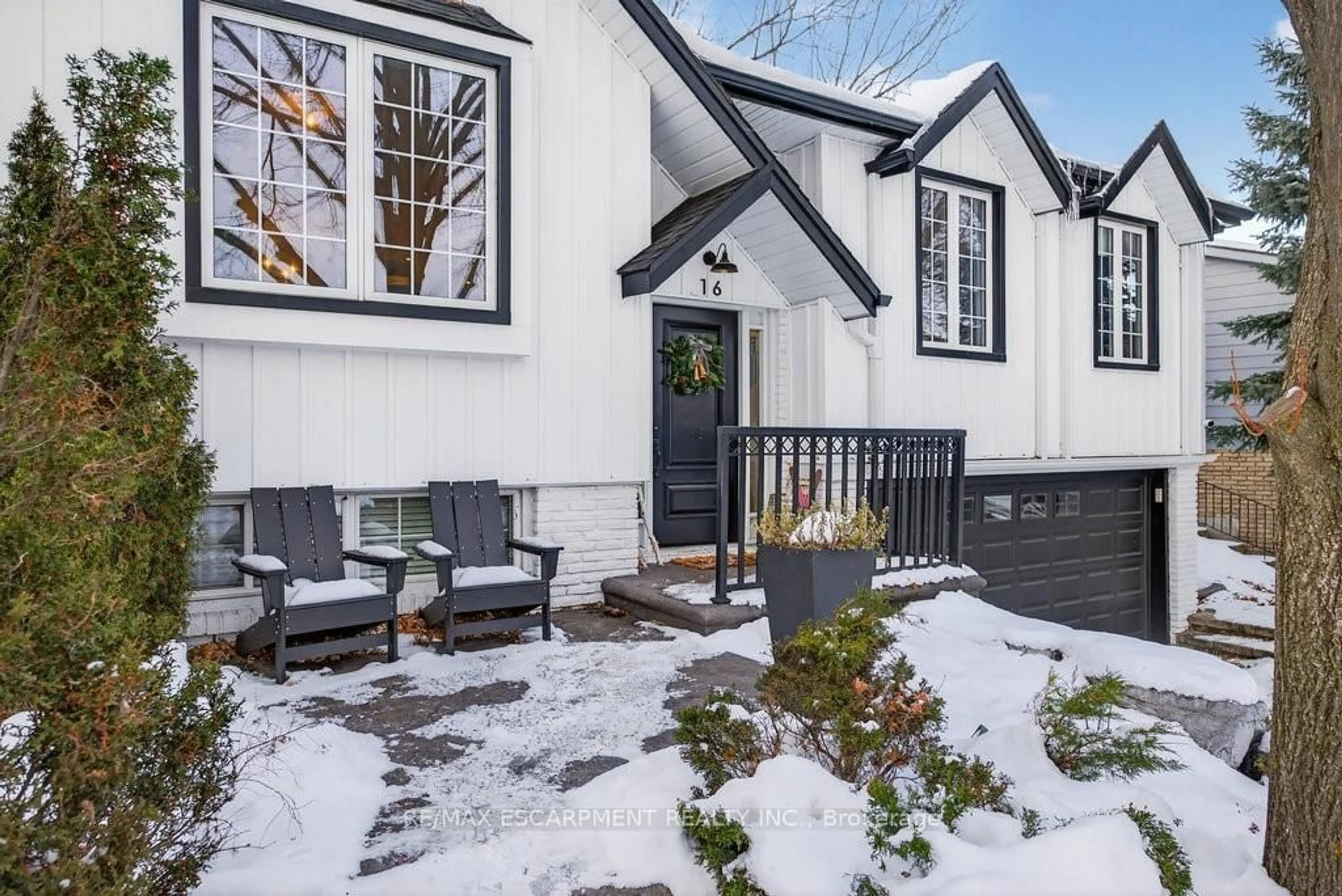 Unknown for 16 Forestgate Dr, Hamilton Ontario L9C 6A3