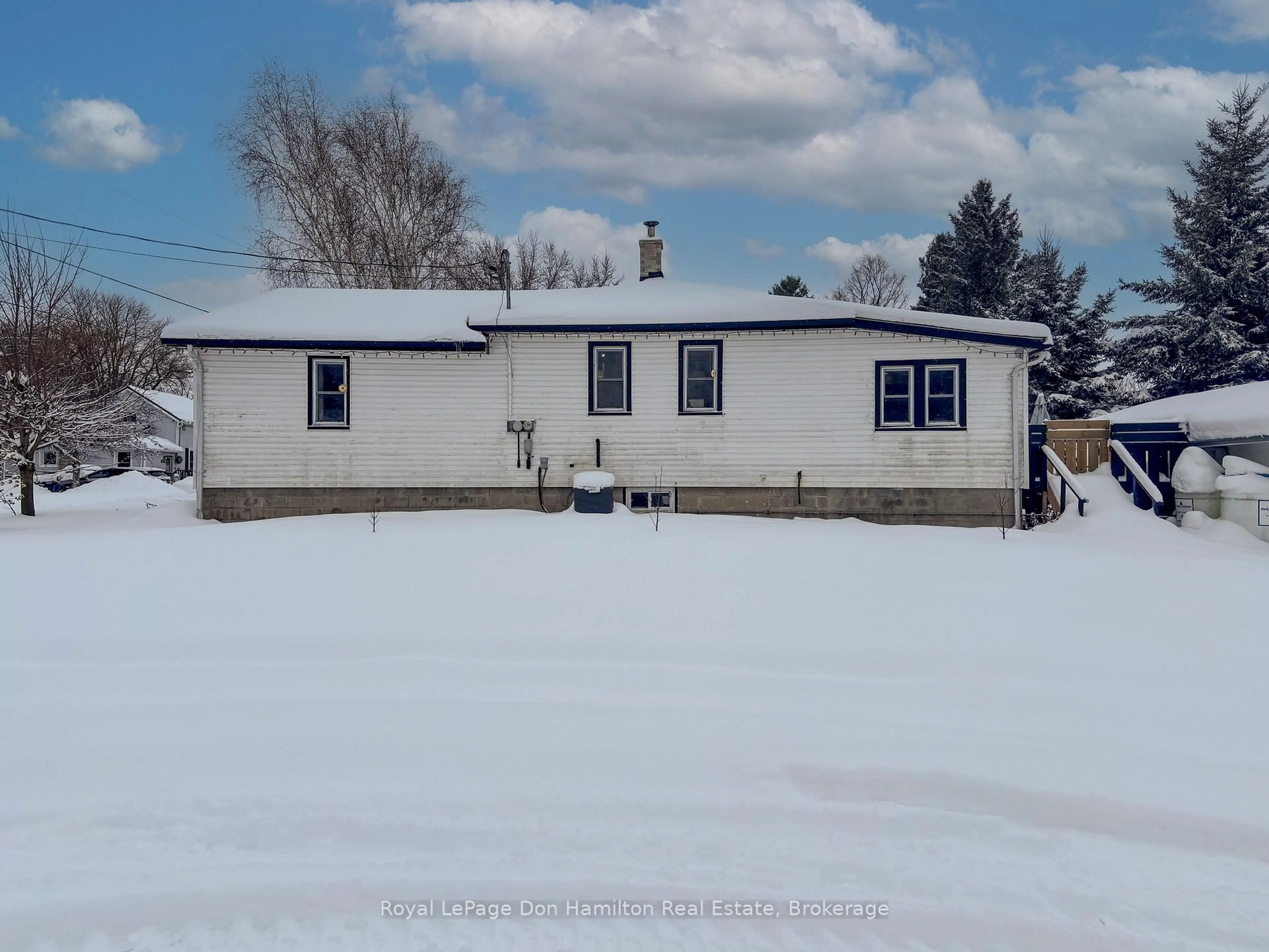 Unknown for 34 George St, West Grey Ontario N0G 1S0