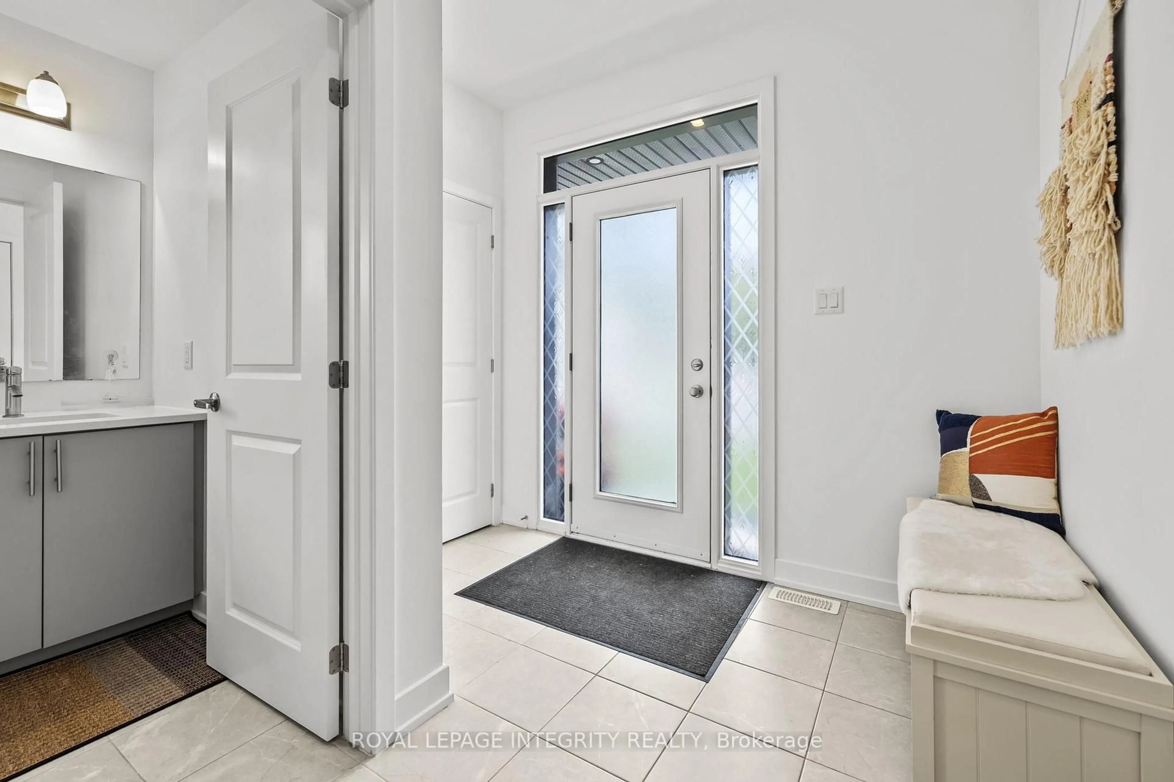 Indoor entryway for 50 Angel Hts, Stittsville Ontario K2S 2N4