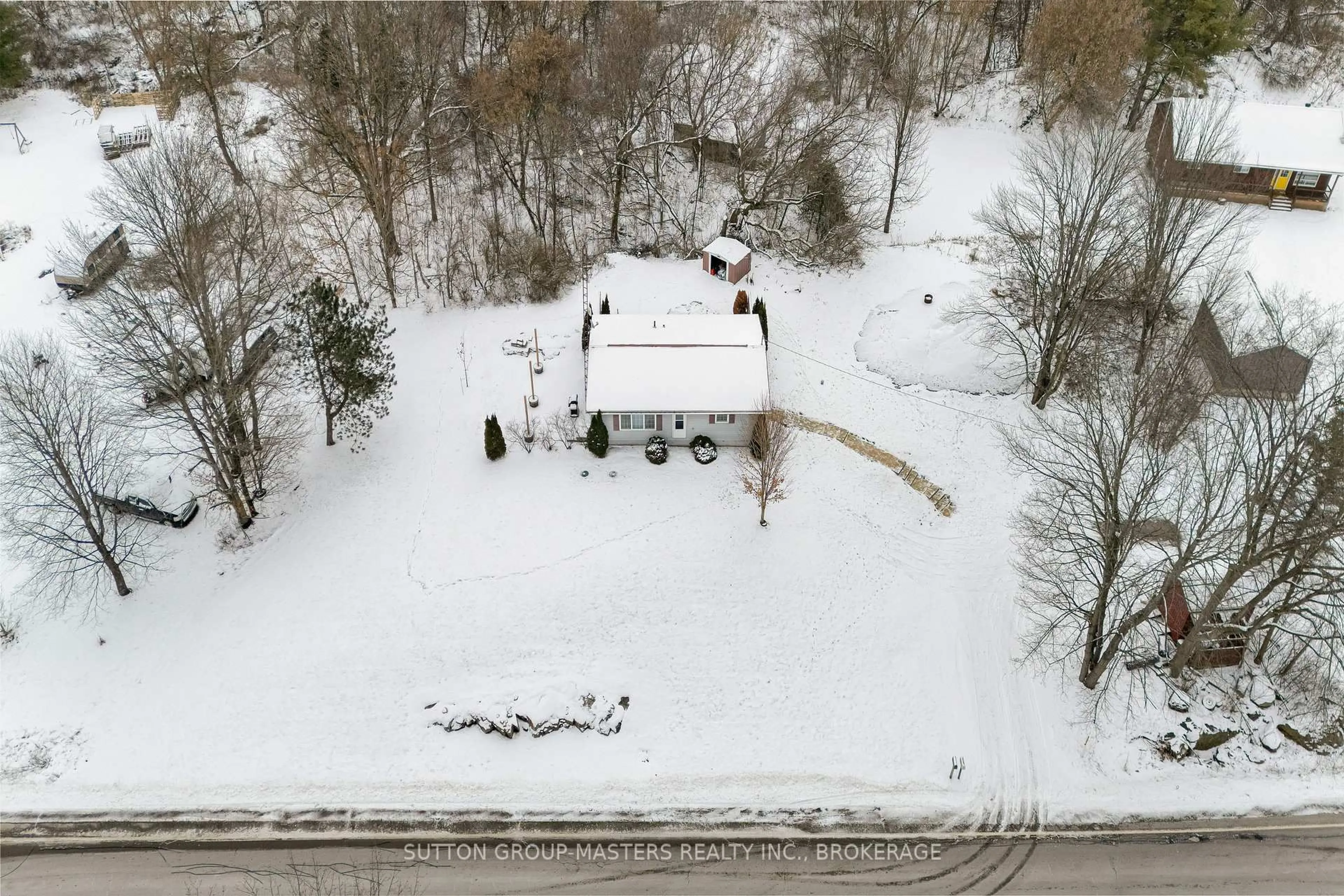 A pic from outside/outdoor area/front of a property/back of a property/a pic from drone, street for 1677 County 2 Rd, Front of Yonge Ontario K0E 1R0