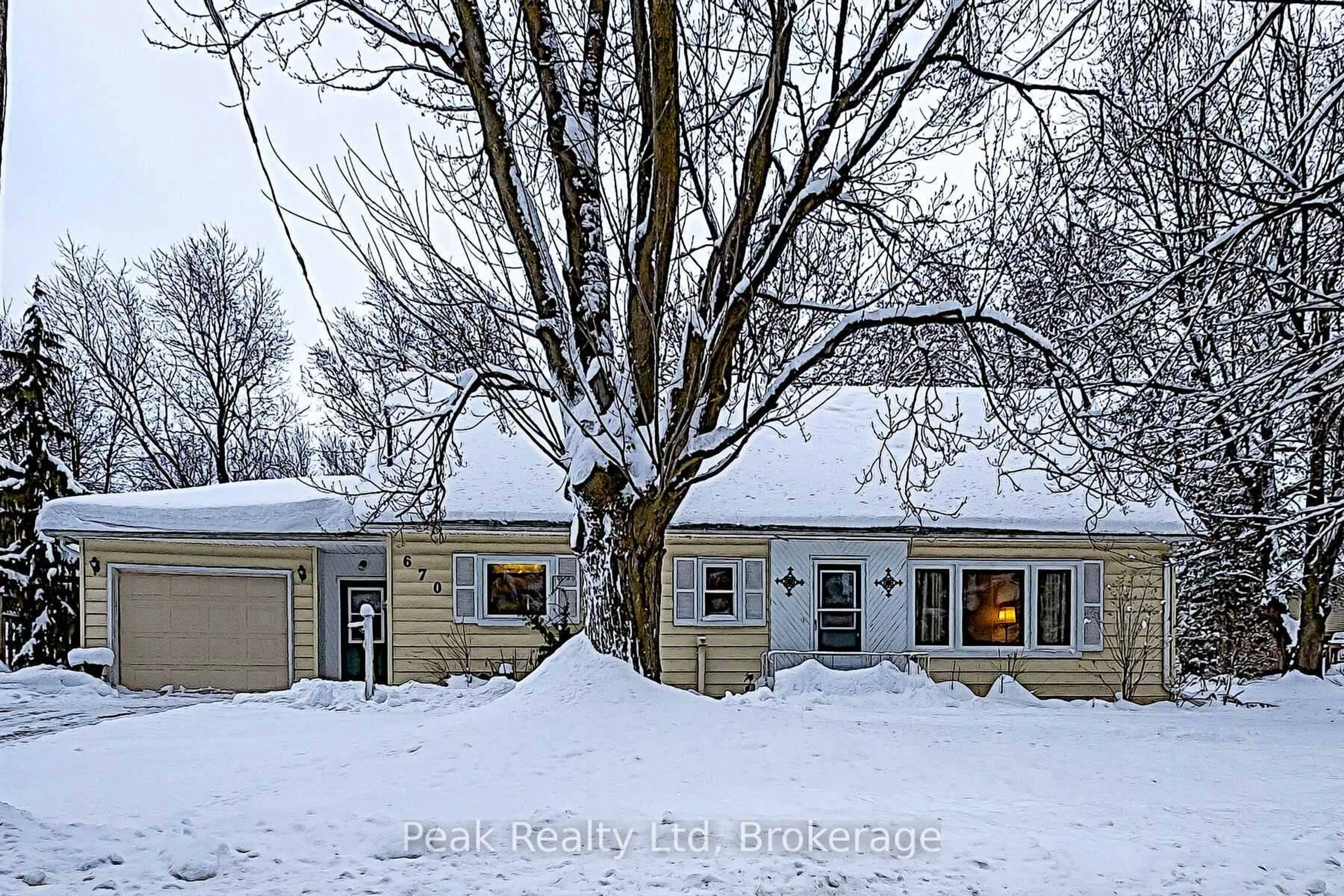 Unknown for 670 Elm Ave, North Perth Ontario N4W 3G2