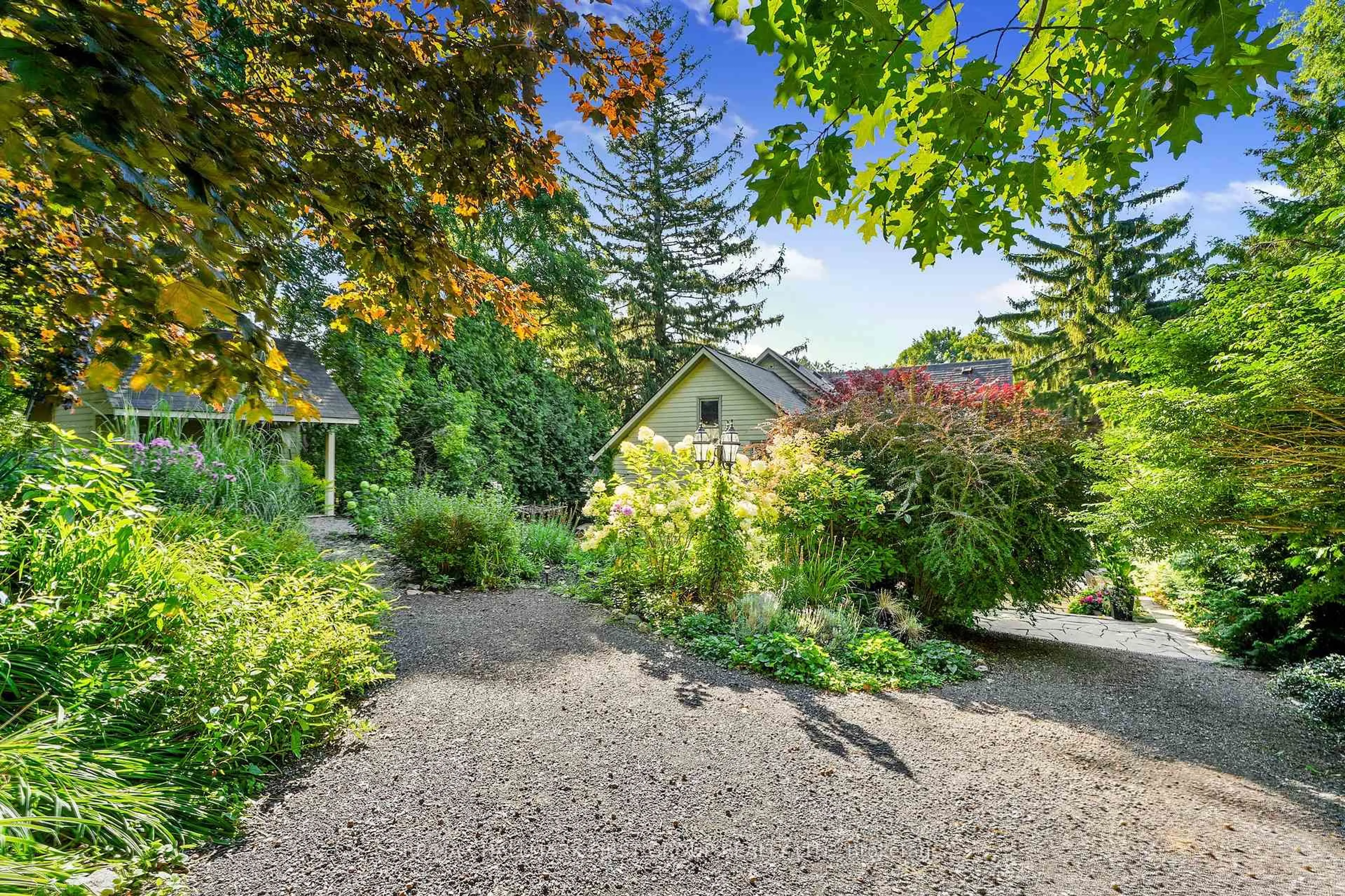 A pic from outside/outdoor area/front of a property/back of a property/a pic from drone, street for 30 Bruton St, Port Hope Ontario L1A 1T9