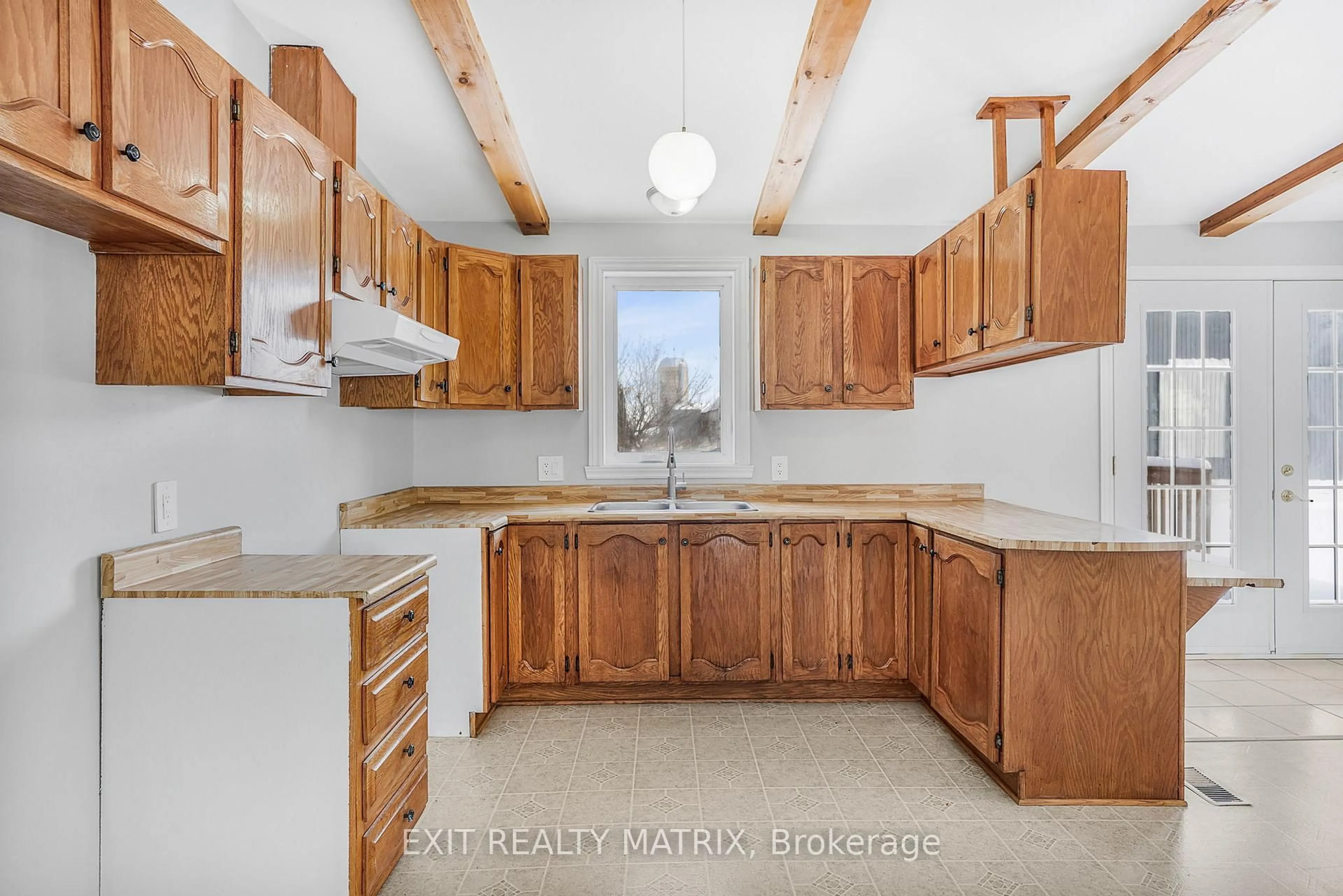 Standard kitchen, unknown for 2811-2815 Rolland Massie Rd, North Glengarry Ontario K0C 1A0
