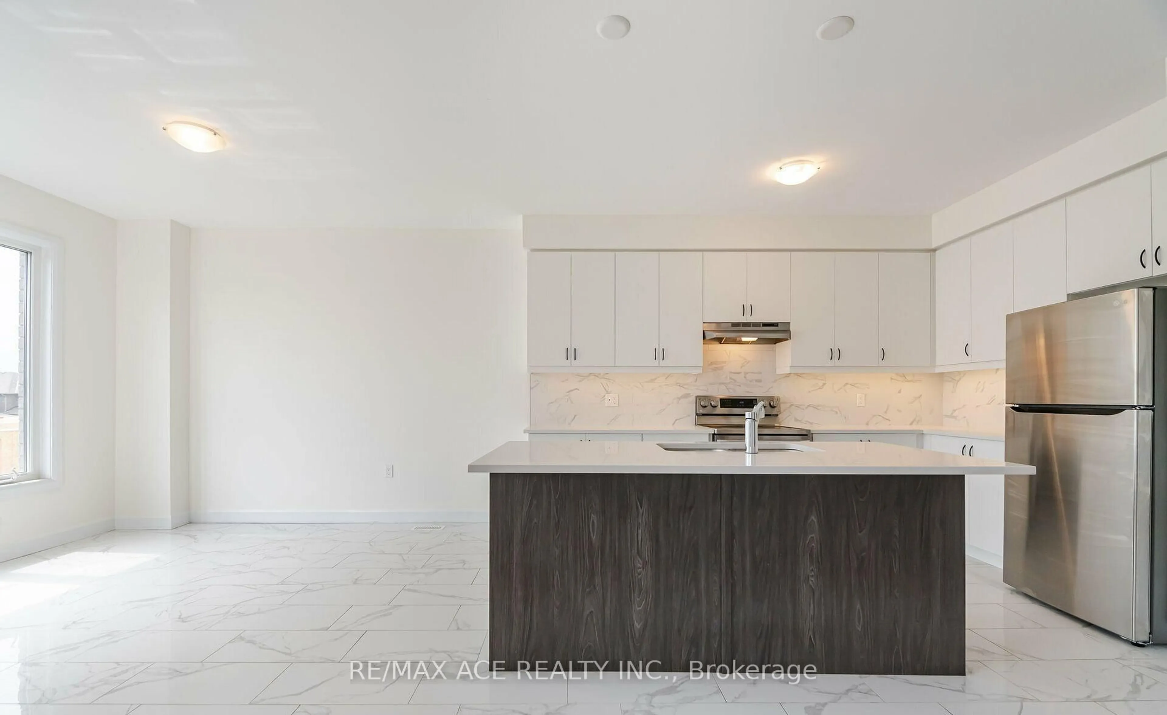 Open concept kitchen, unknown for 217 O'Neil St, Peterborough Ontario K9K 0H5