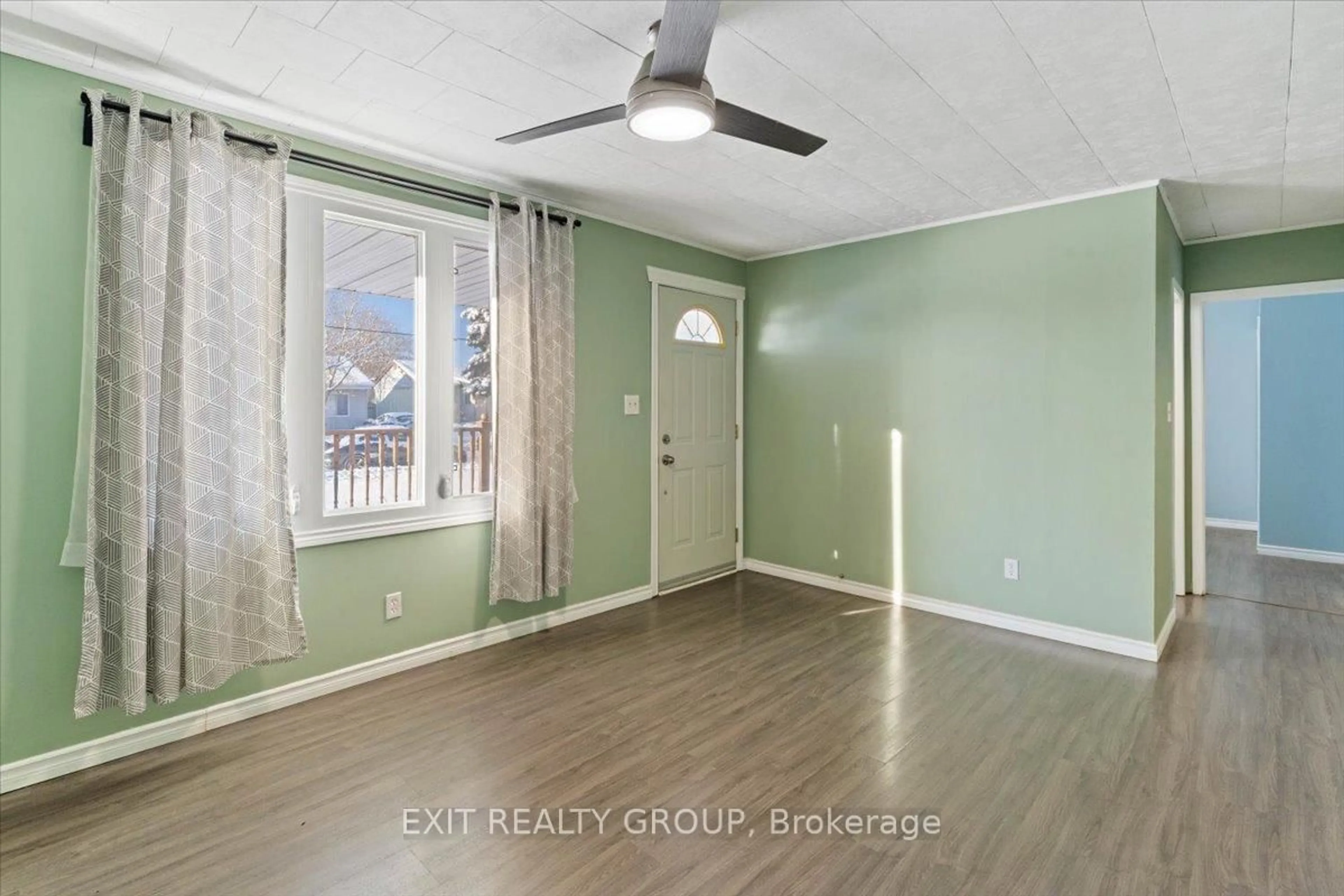 A pic of a room for 79 Louis St, Quinte West Ontario K8V 2K9